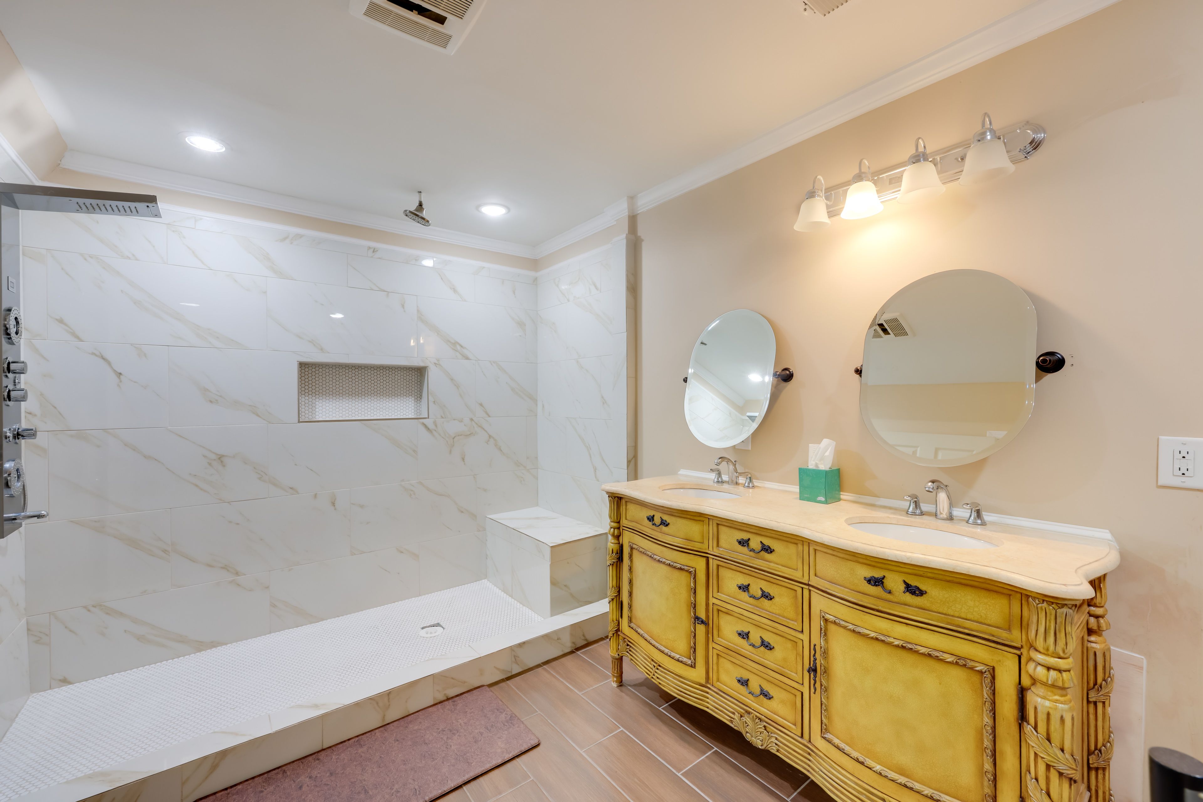 En-Suite Bathroom
