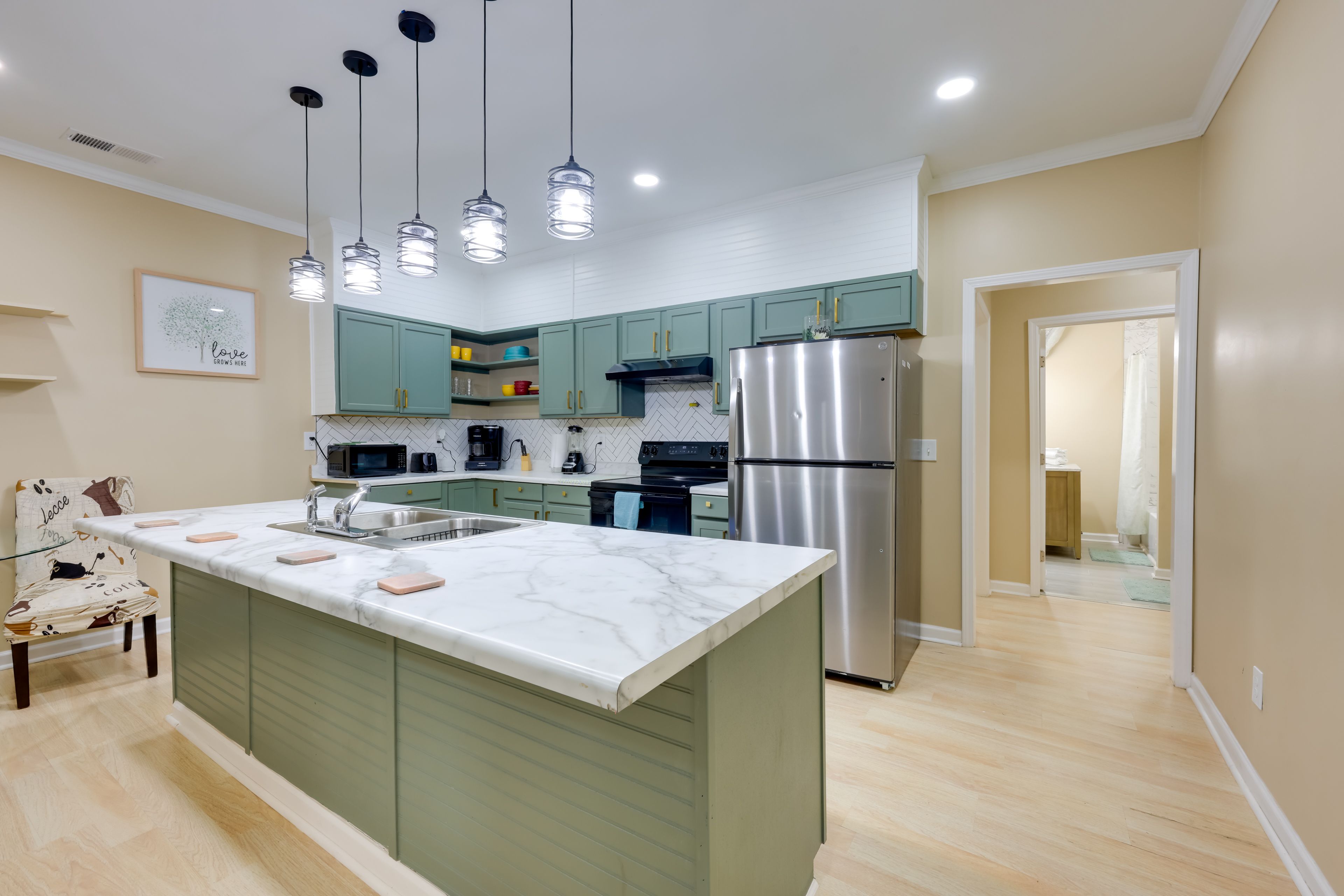 Kitchen | Drip/Keurig Coffee Maker | Blender | Toaster