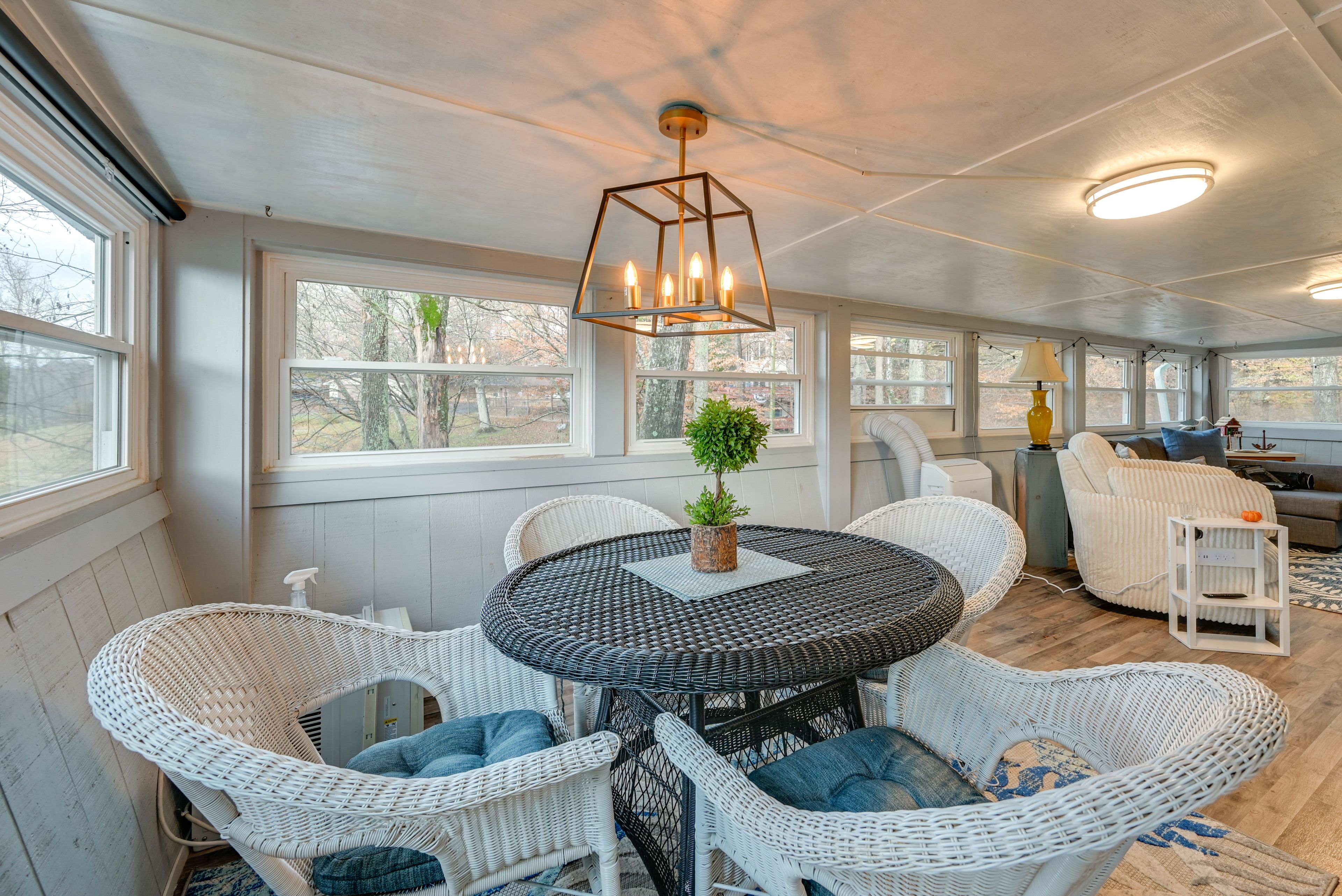 Dining Area | Dishware & Flatware