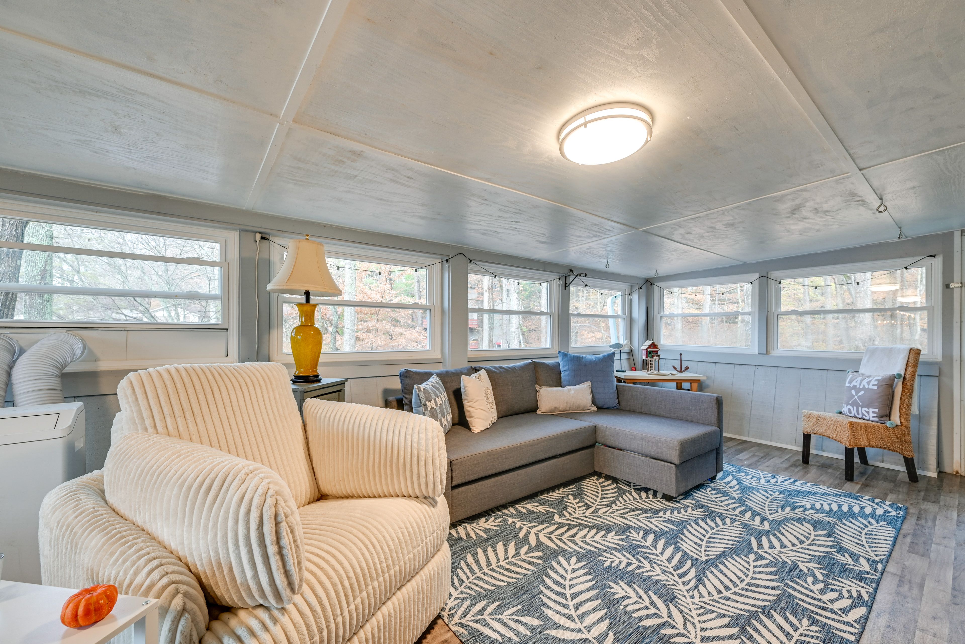 Living Room | Queen Sleeper Sofa