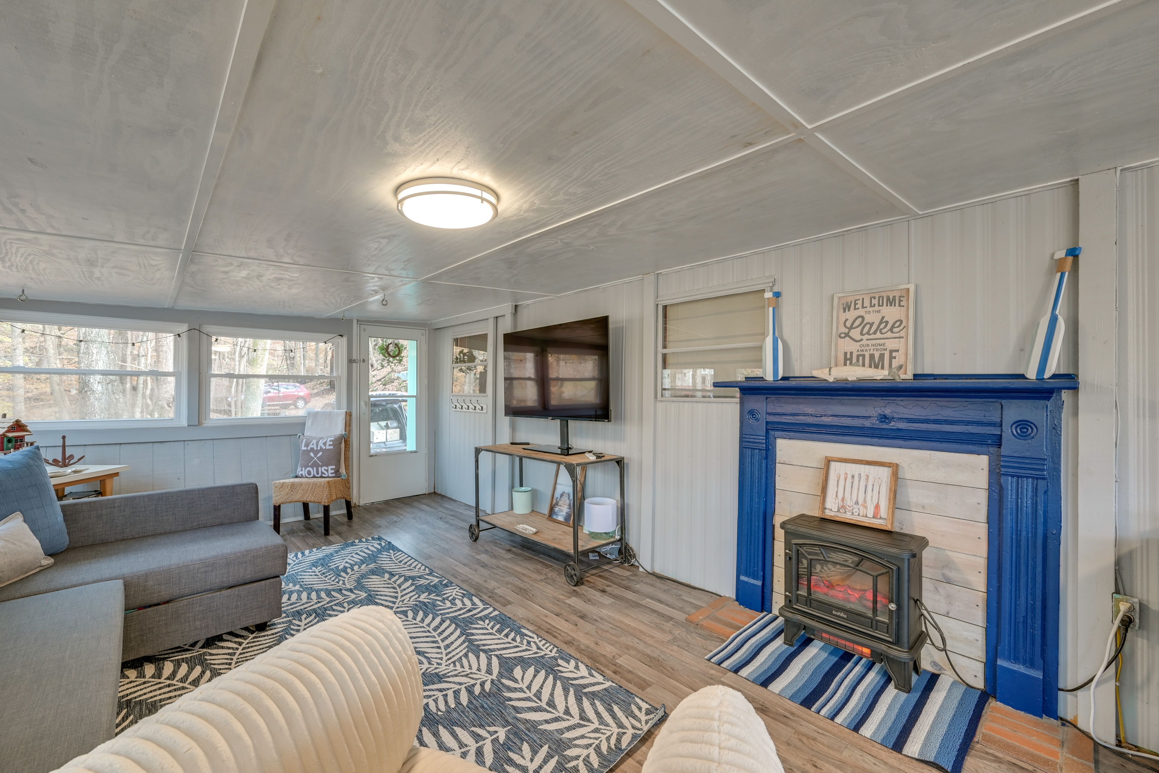 Interior | Smart TVs