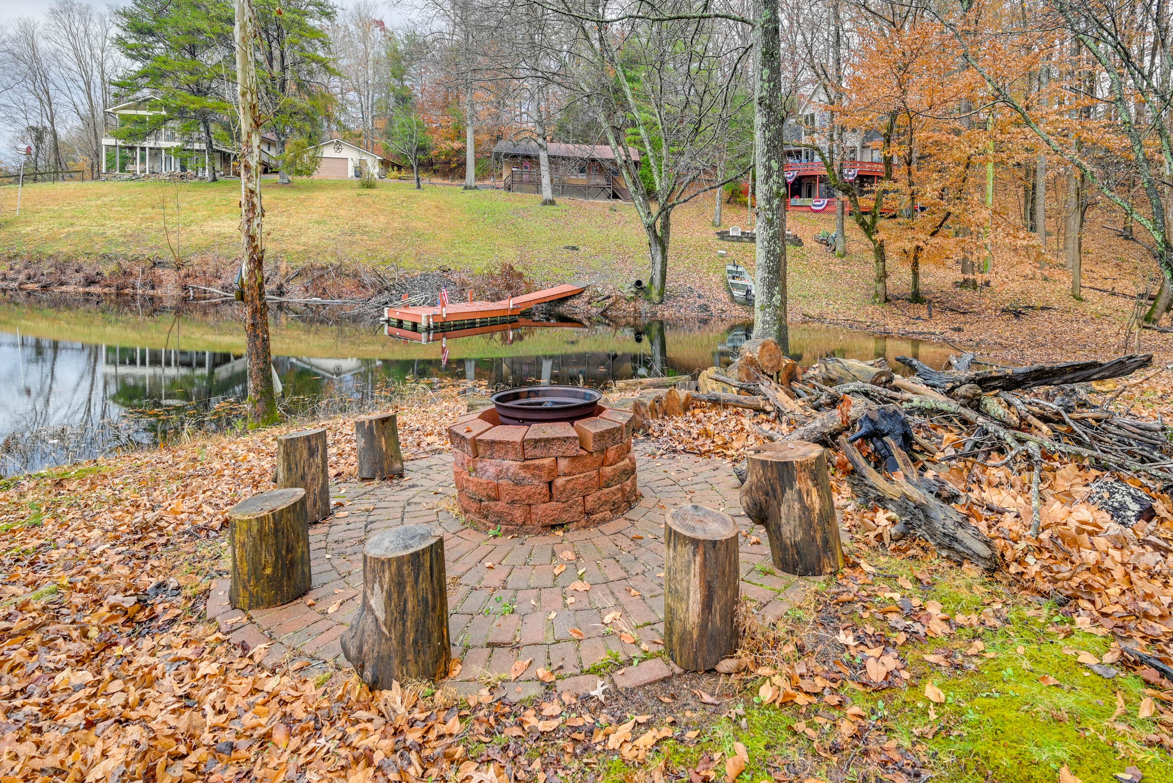 Dunmor Vacation Rental | 1BR | 1BA | 809 Sq Ft | 3 Steps to Enter