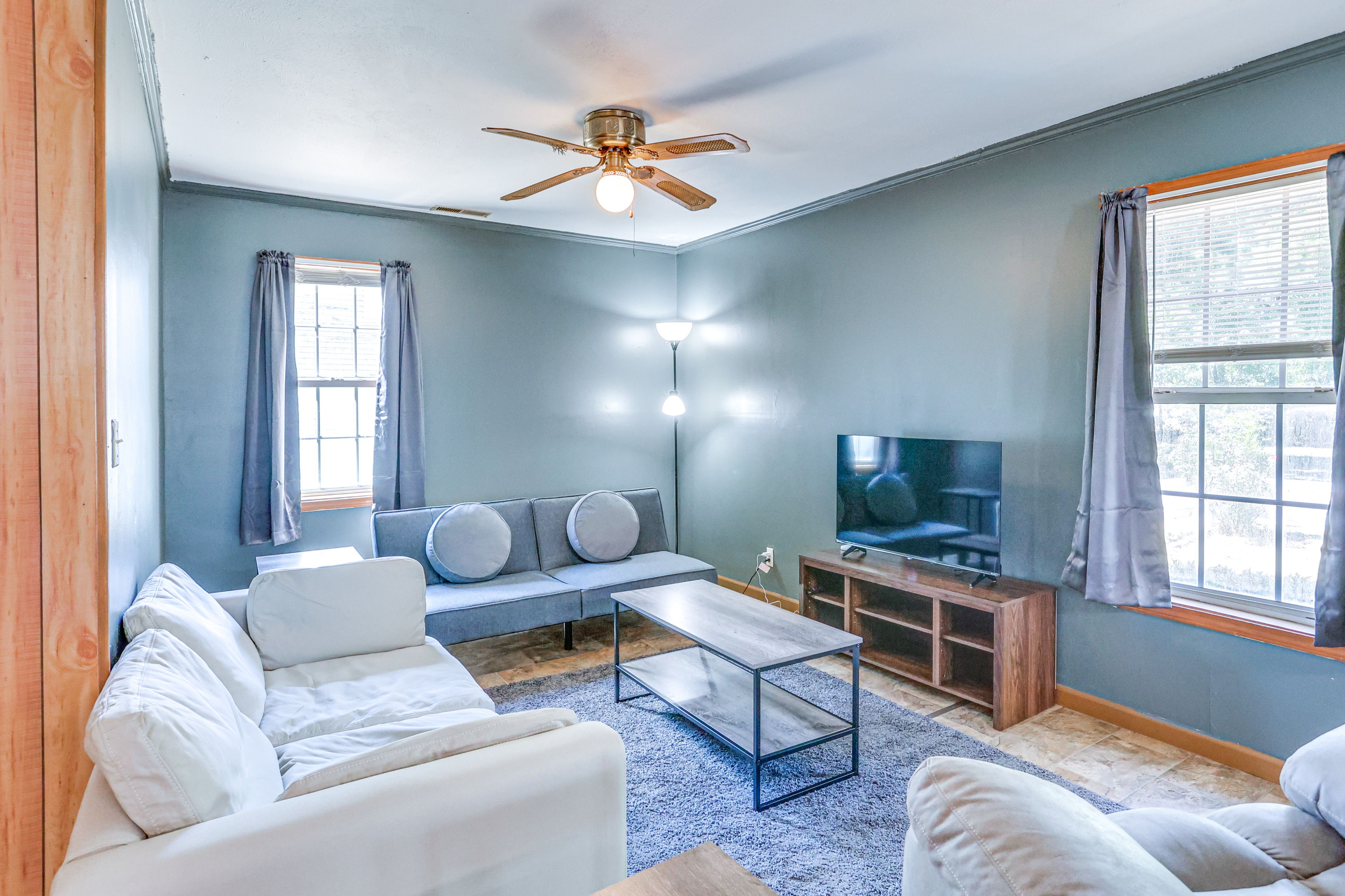 Tiptonville Vacation Rental | 1BR | 1BA | Steps Required | 1,000 Sq Ft