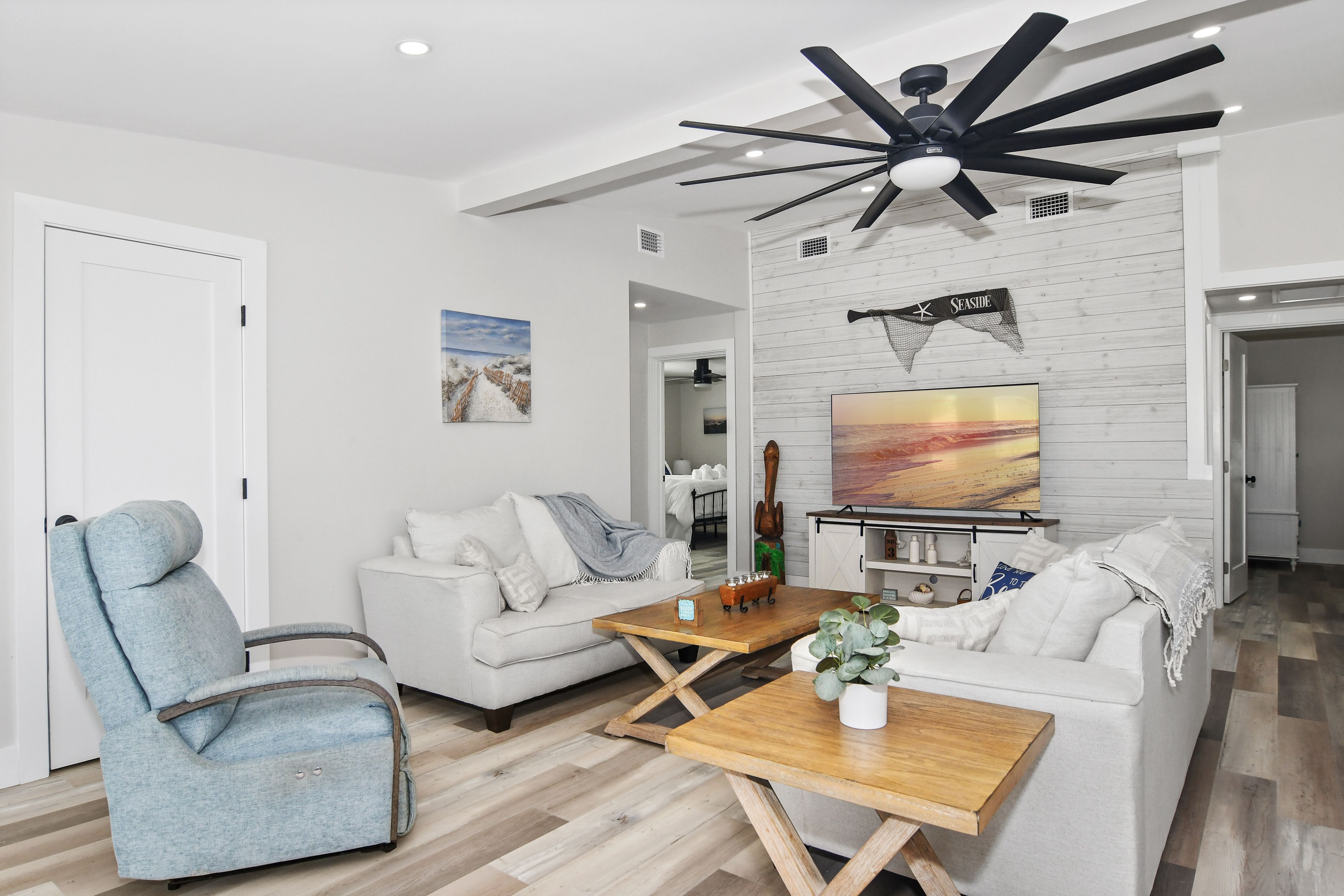 Living Room | Central A/C | Free WiFi