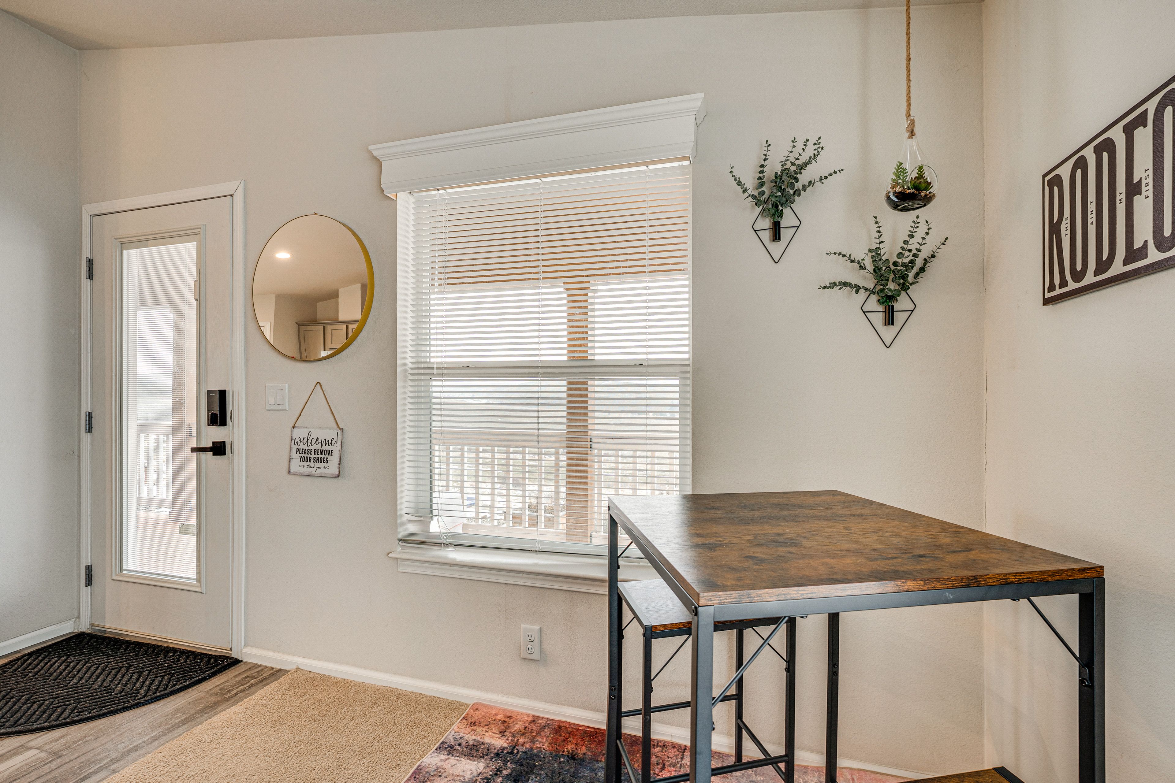 Dining Table | Dishware/Flatware