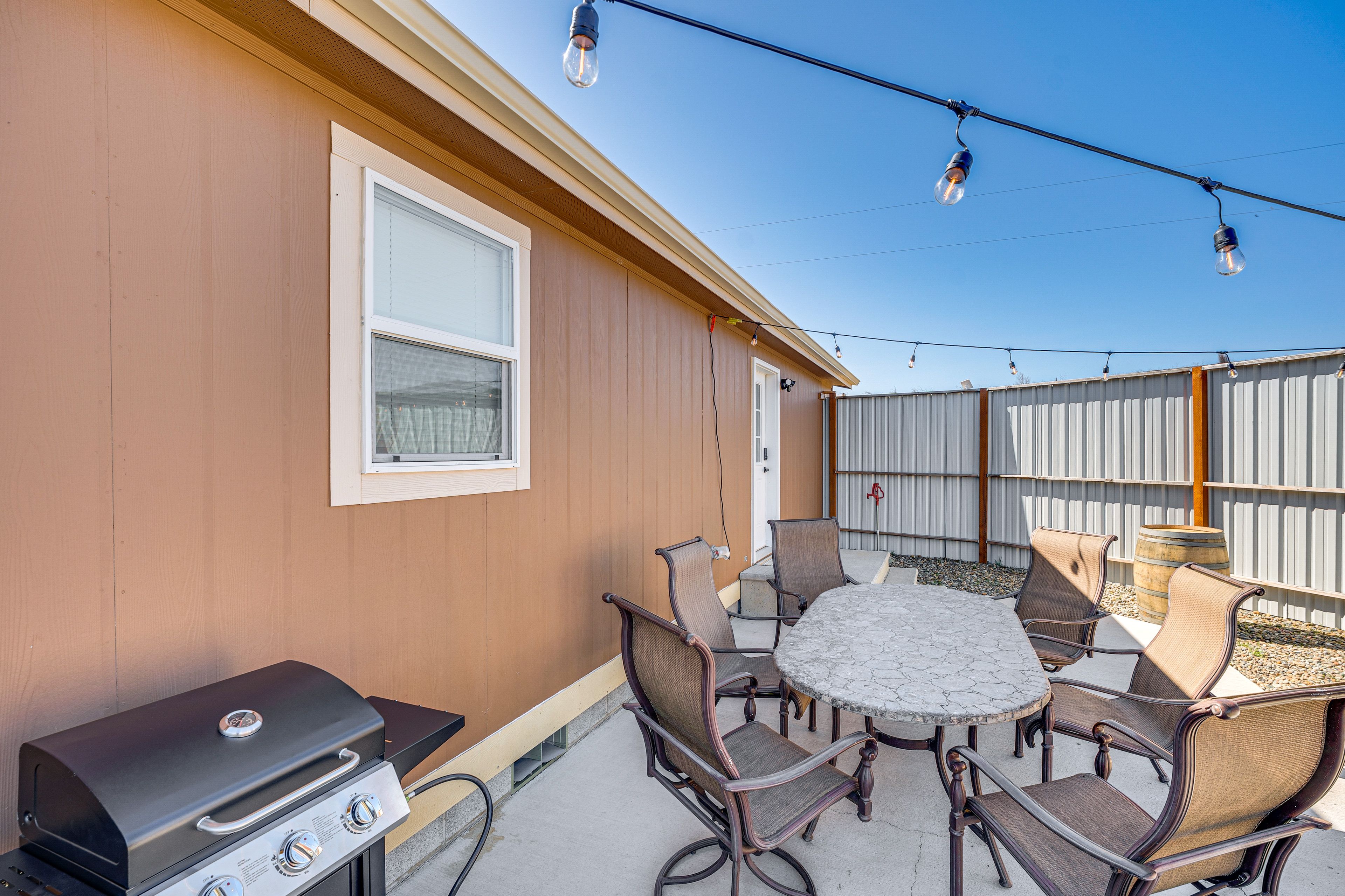 Private Patio | Gas Grill