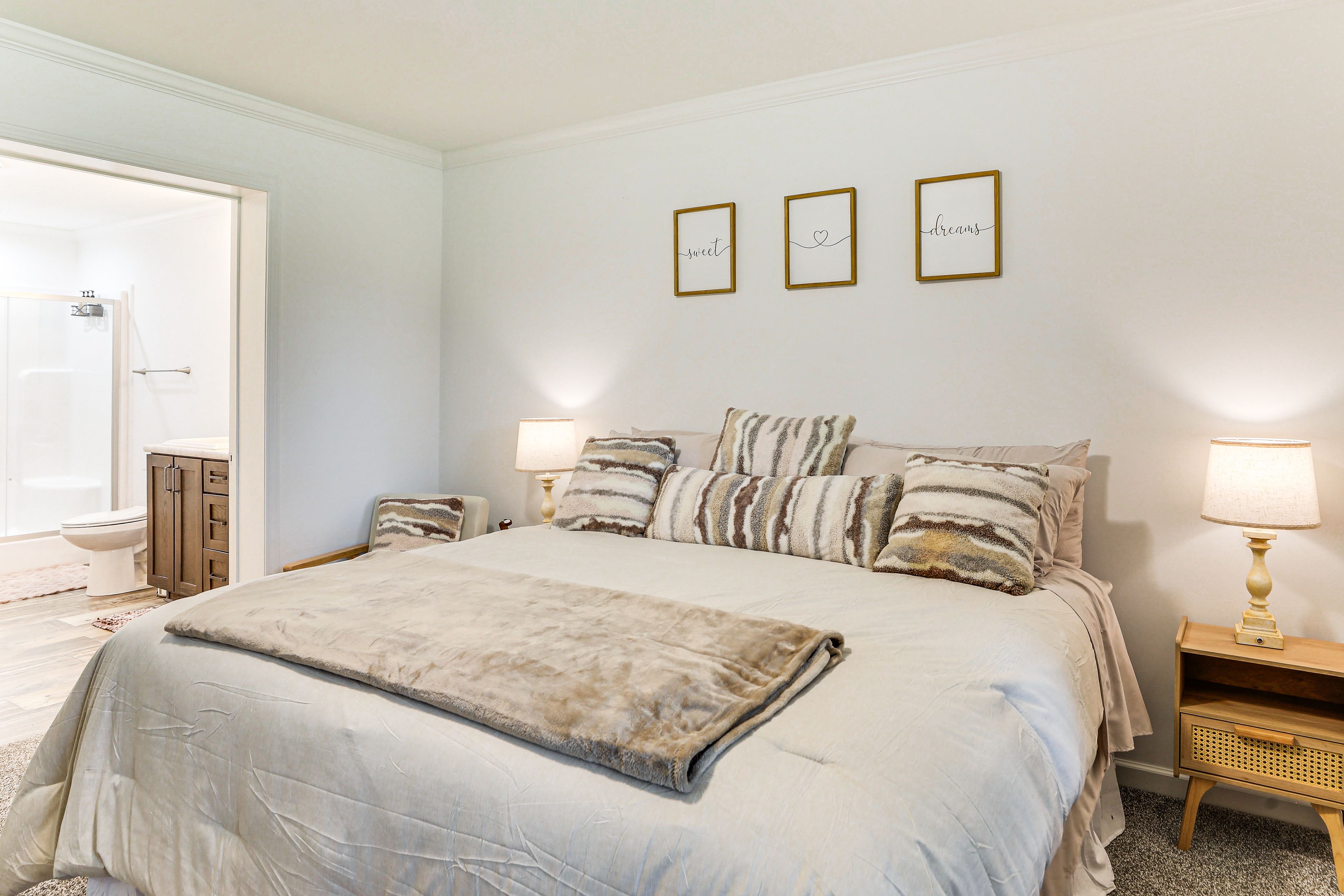 Bedroom 1 | King Bed | Linens Provided