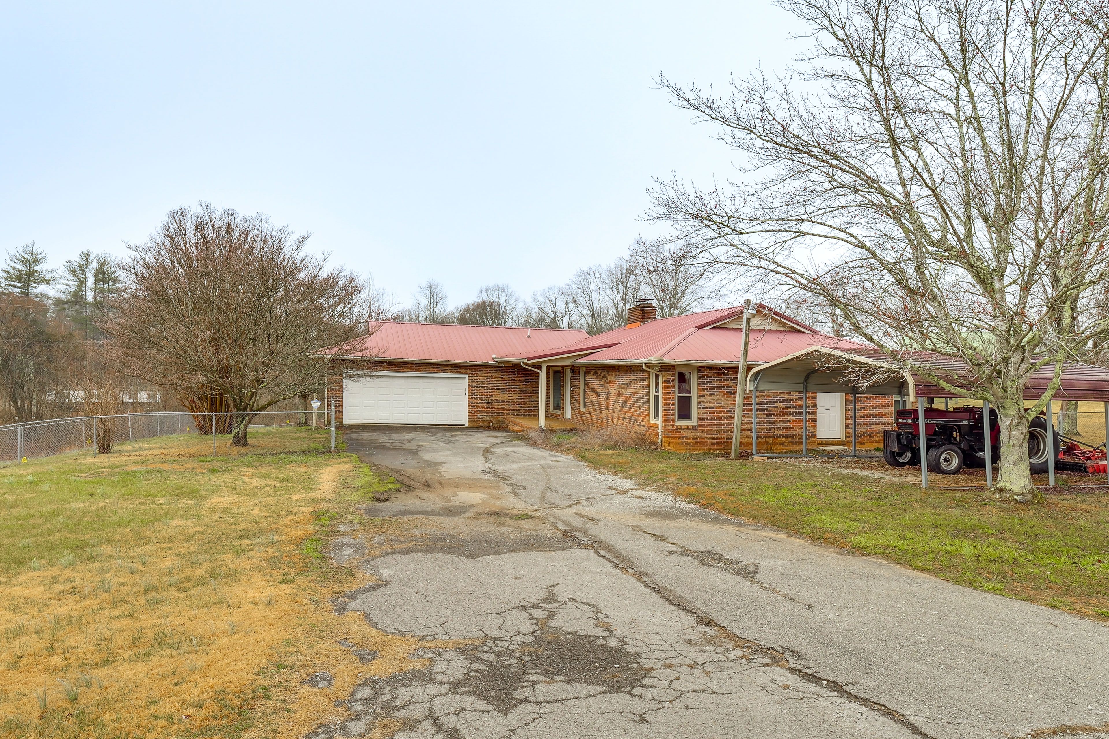 Parking | Driveway (3 Vehicles) | Carport (1 Vehicle)
