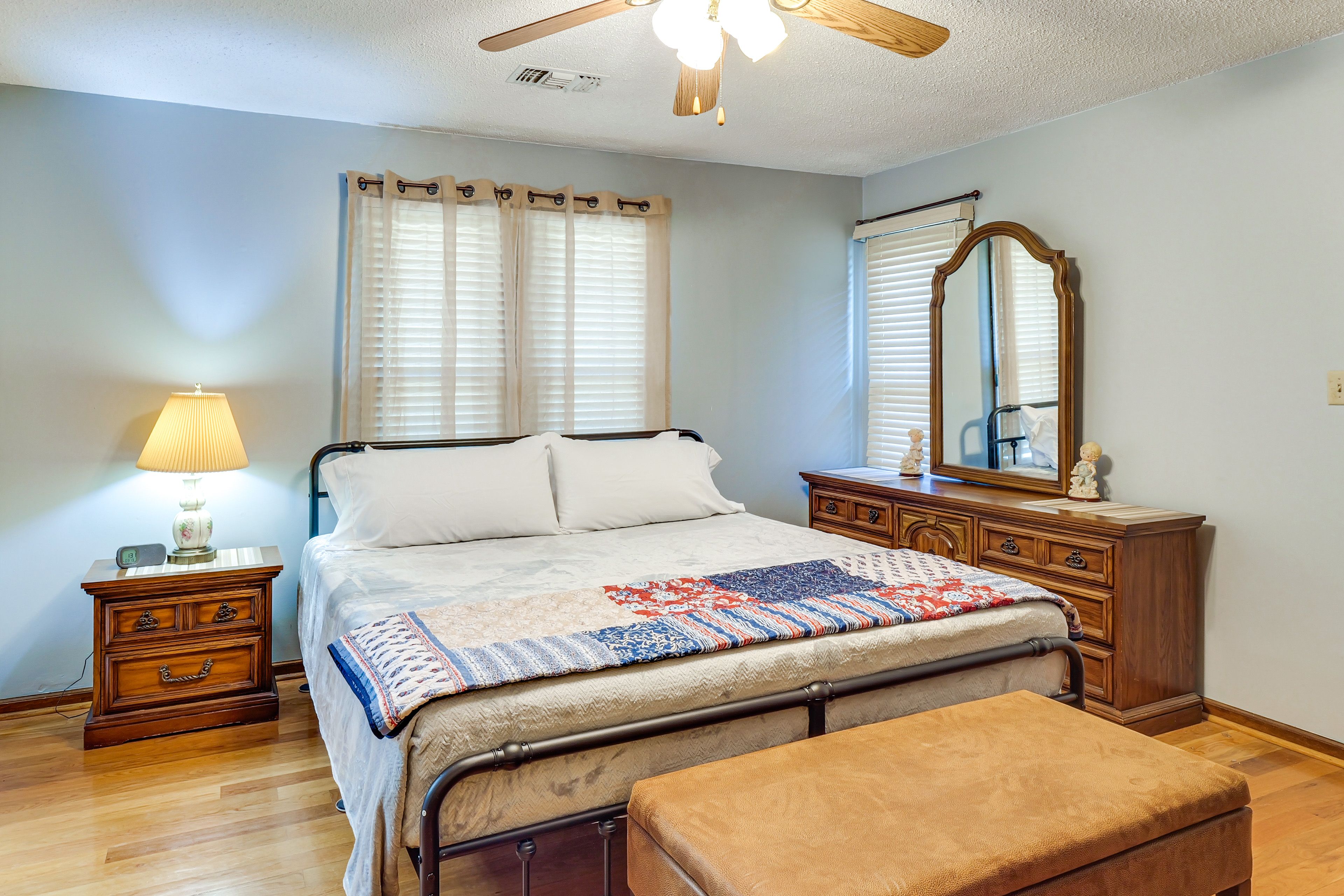 Bedroom 2 | King Bed