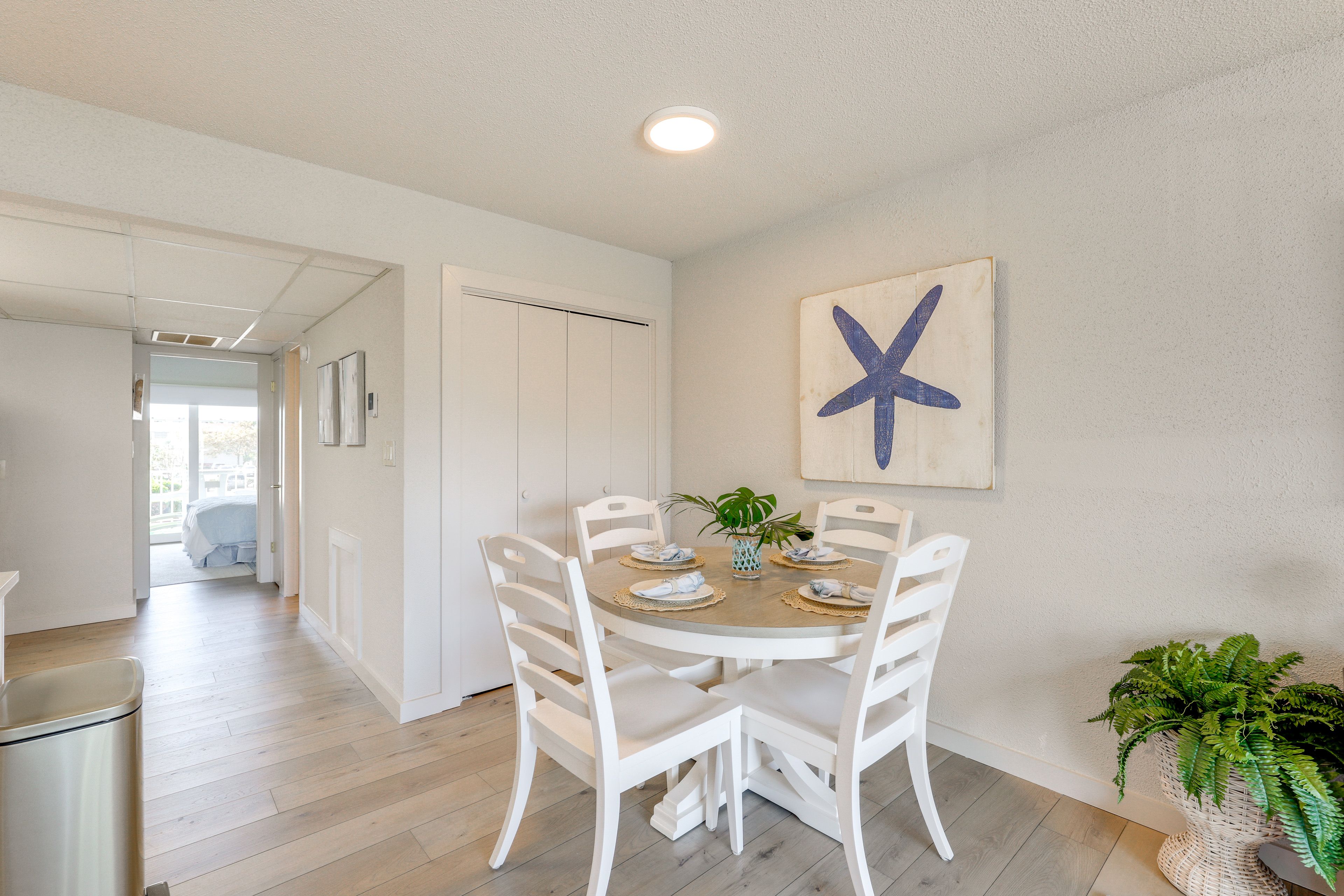 Dining Area | Dishware/Flatware