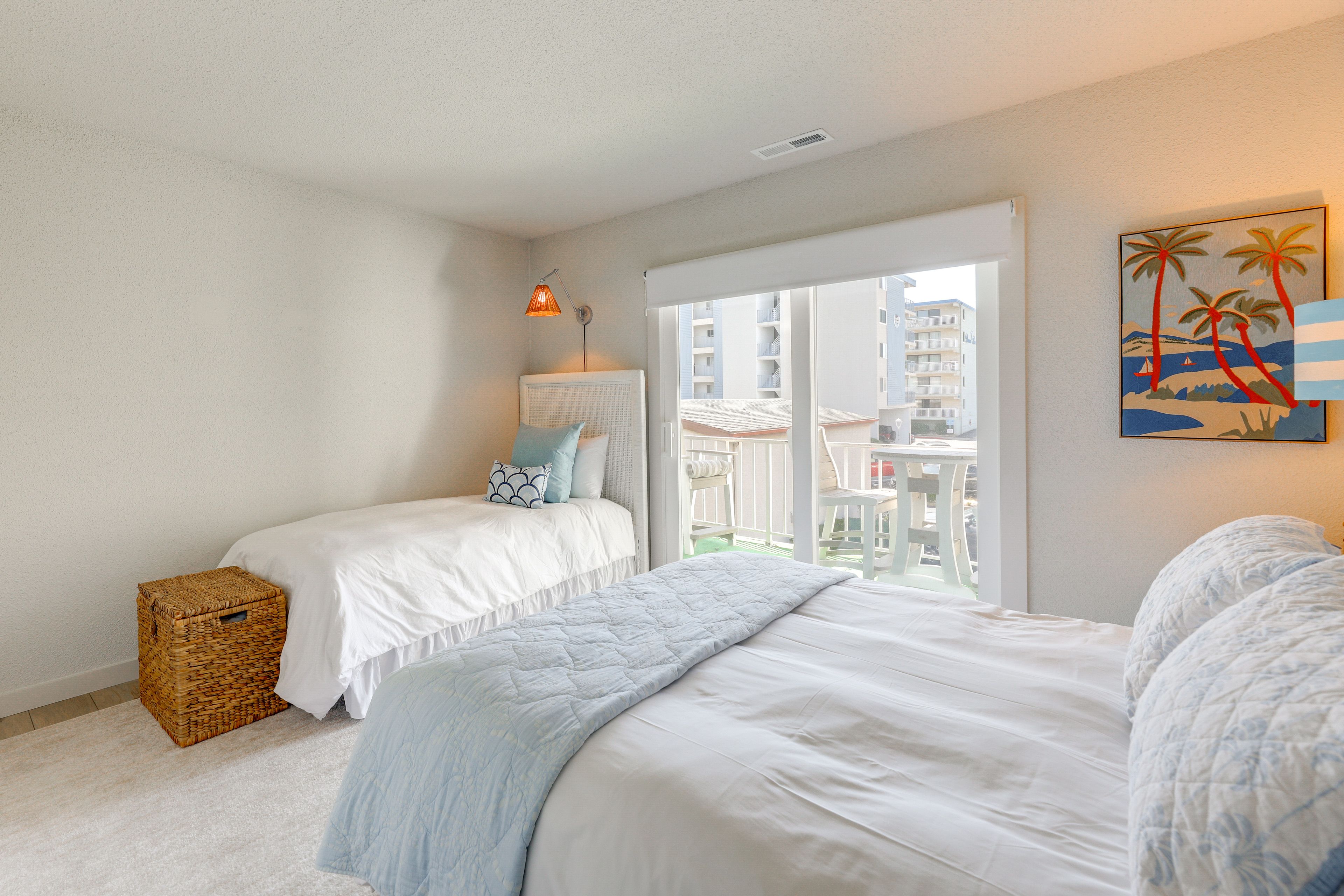 Bedroom | Queen Bed | Twin Bed