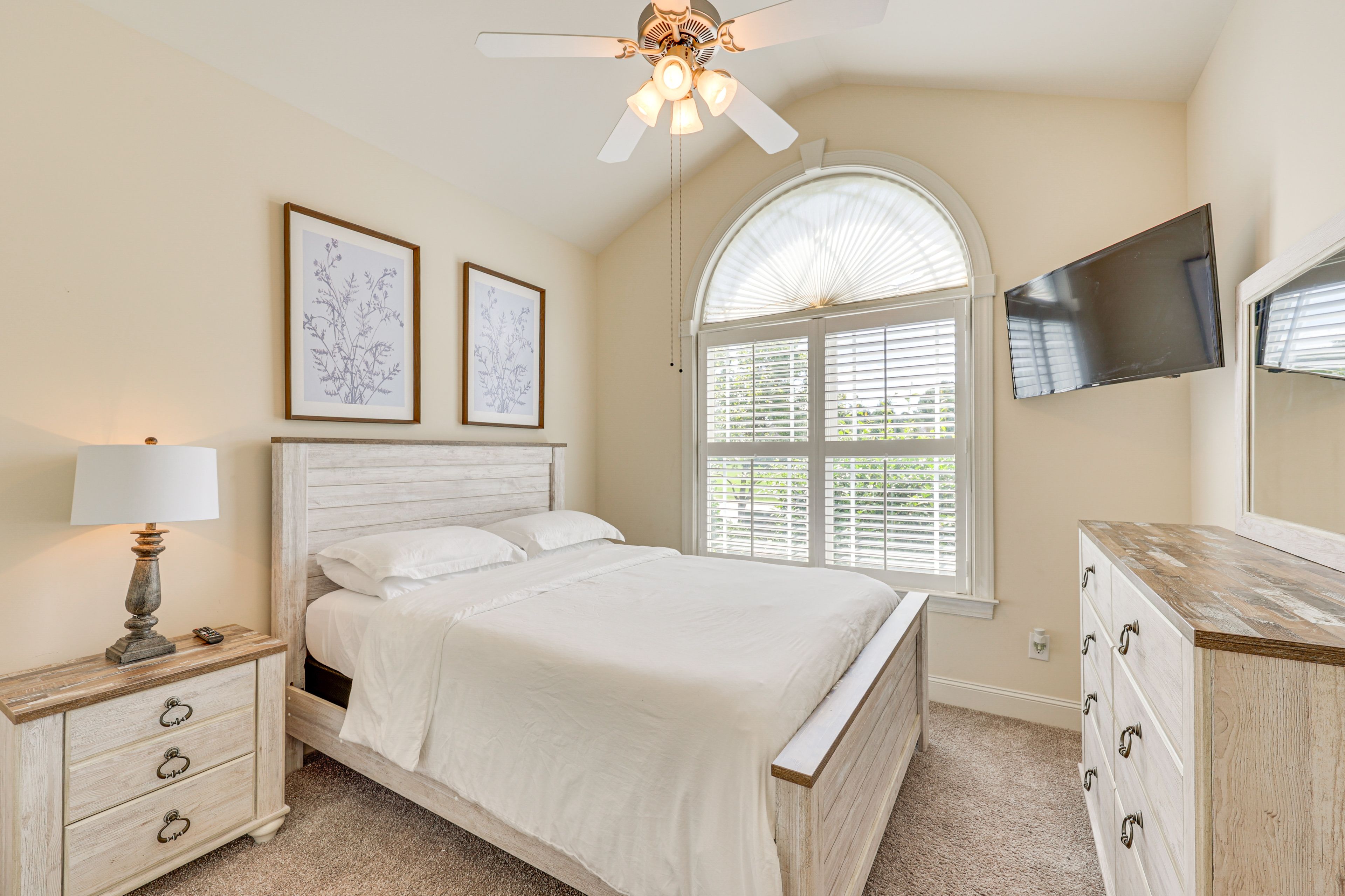 Bedroom 2 | Queen Bed