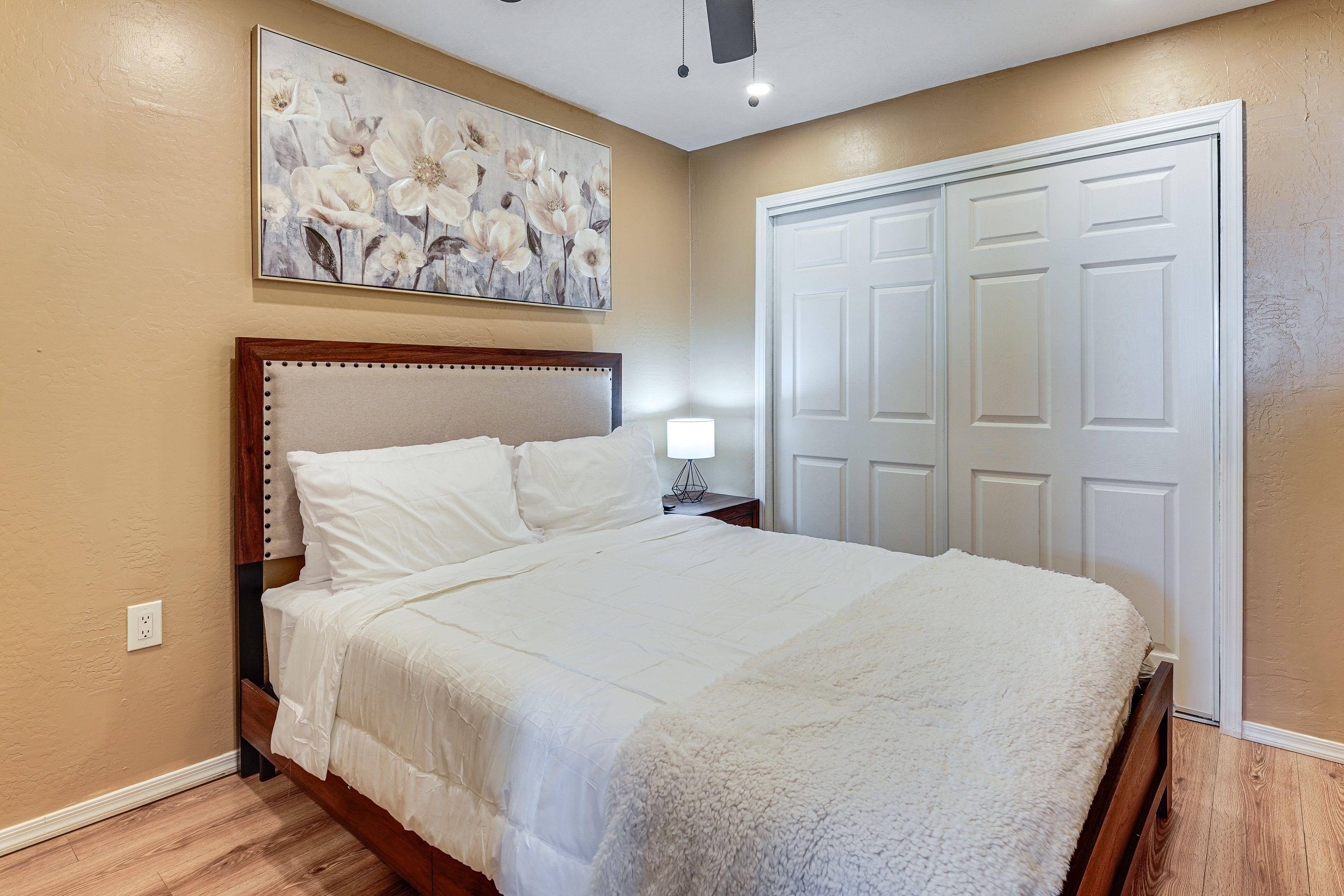 Bedroom | Queen Bed  | Linens Provided