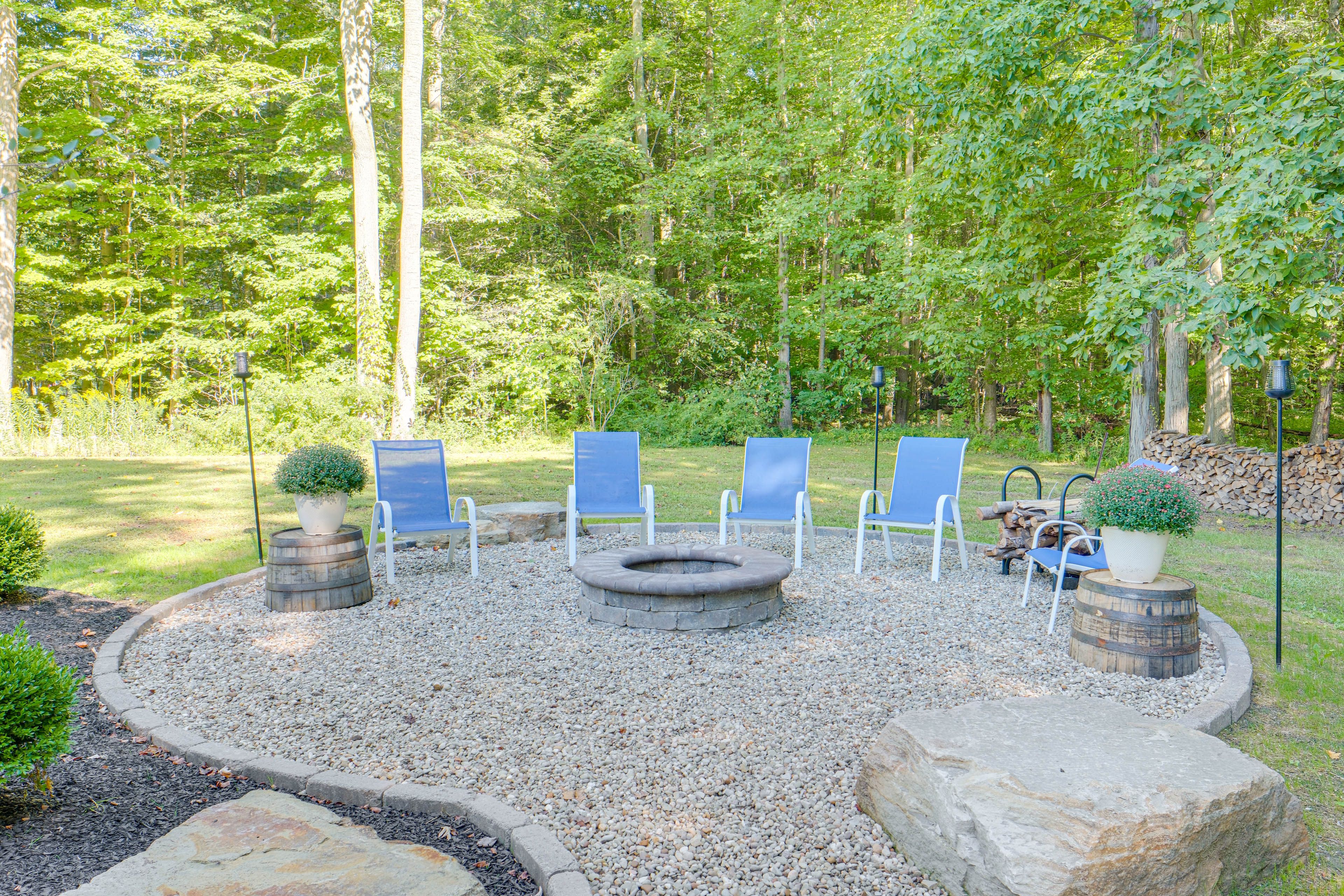Private Backyard | Wood-Burning Fire Pit