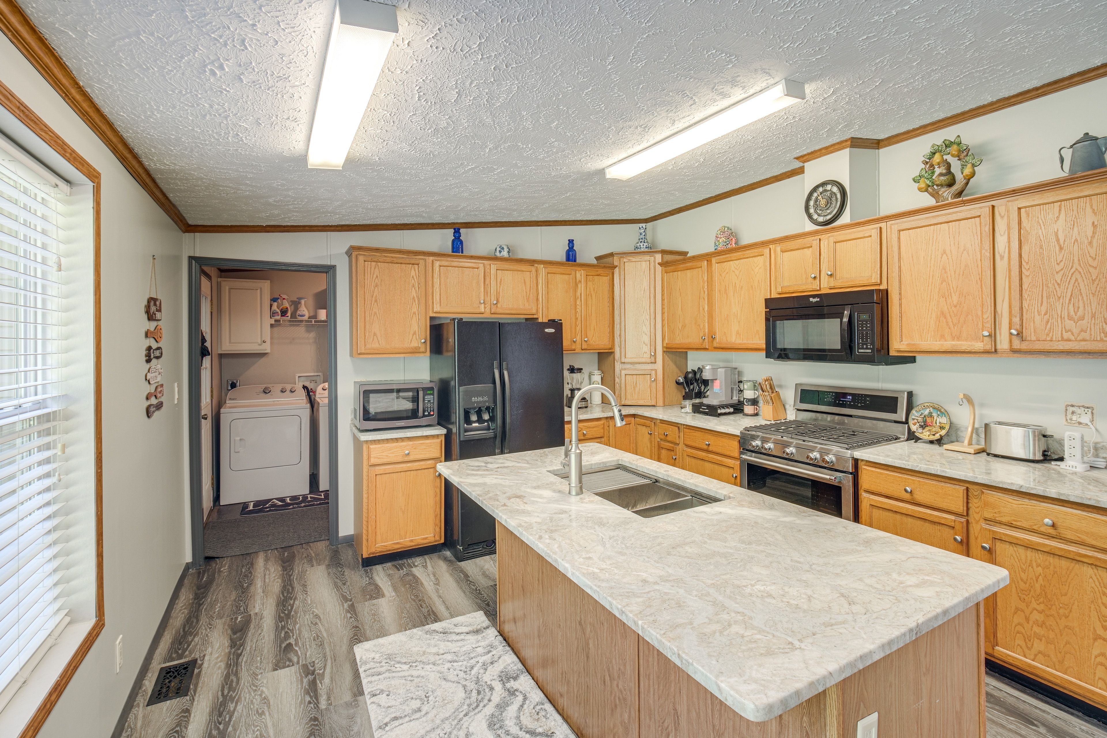 Kitchen | Dishwasher