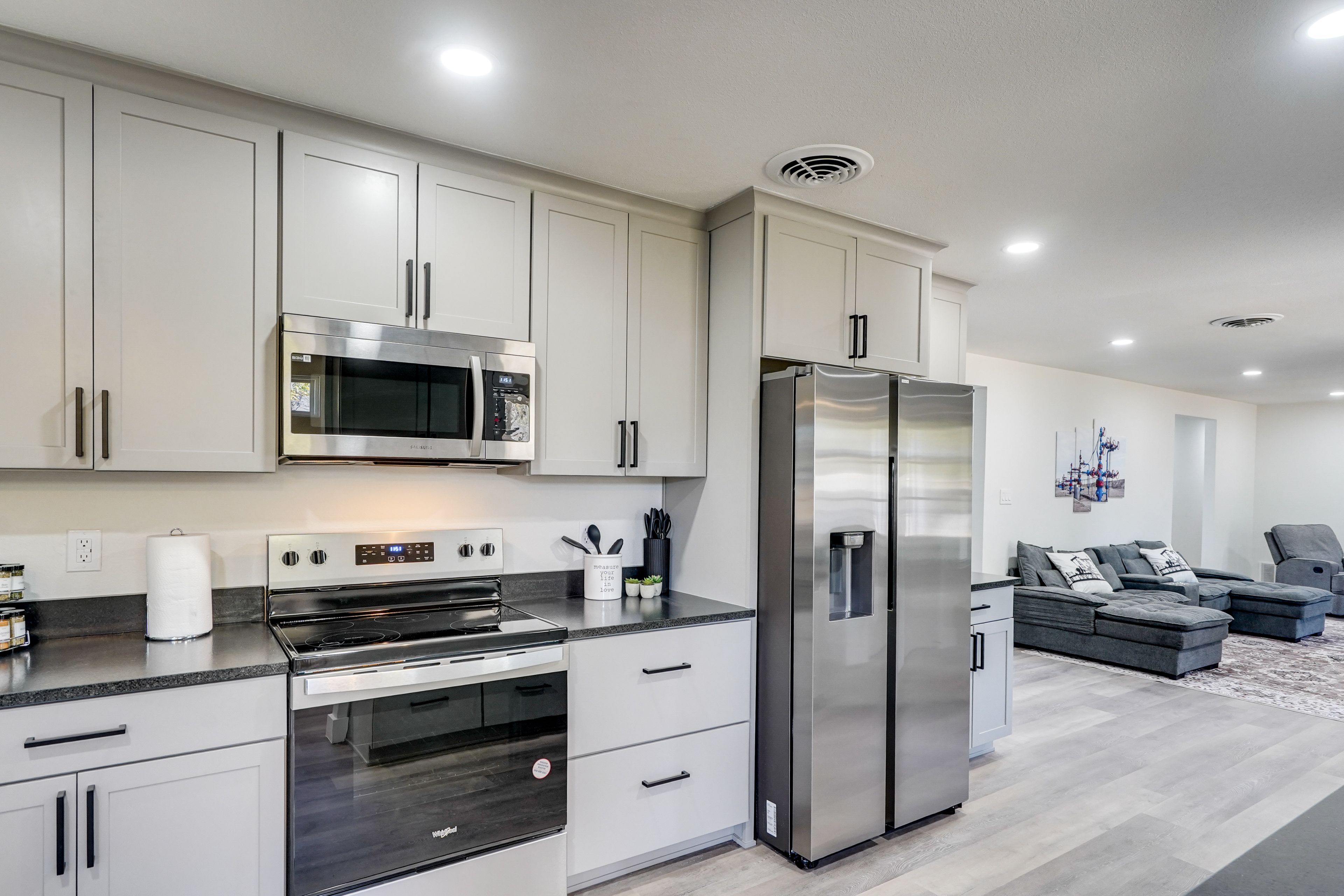 Kitchen | Dishwasher | Drip & Single-Serve Coffee Maker