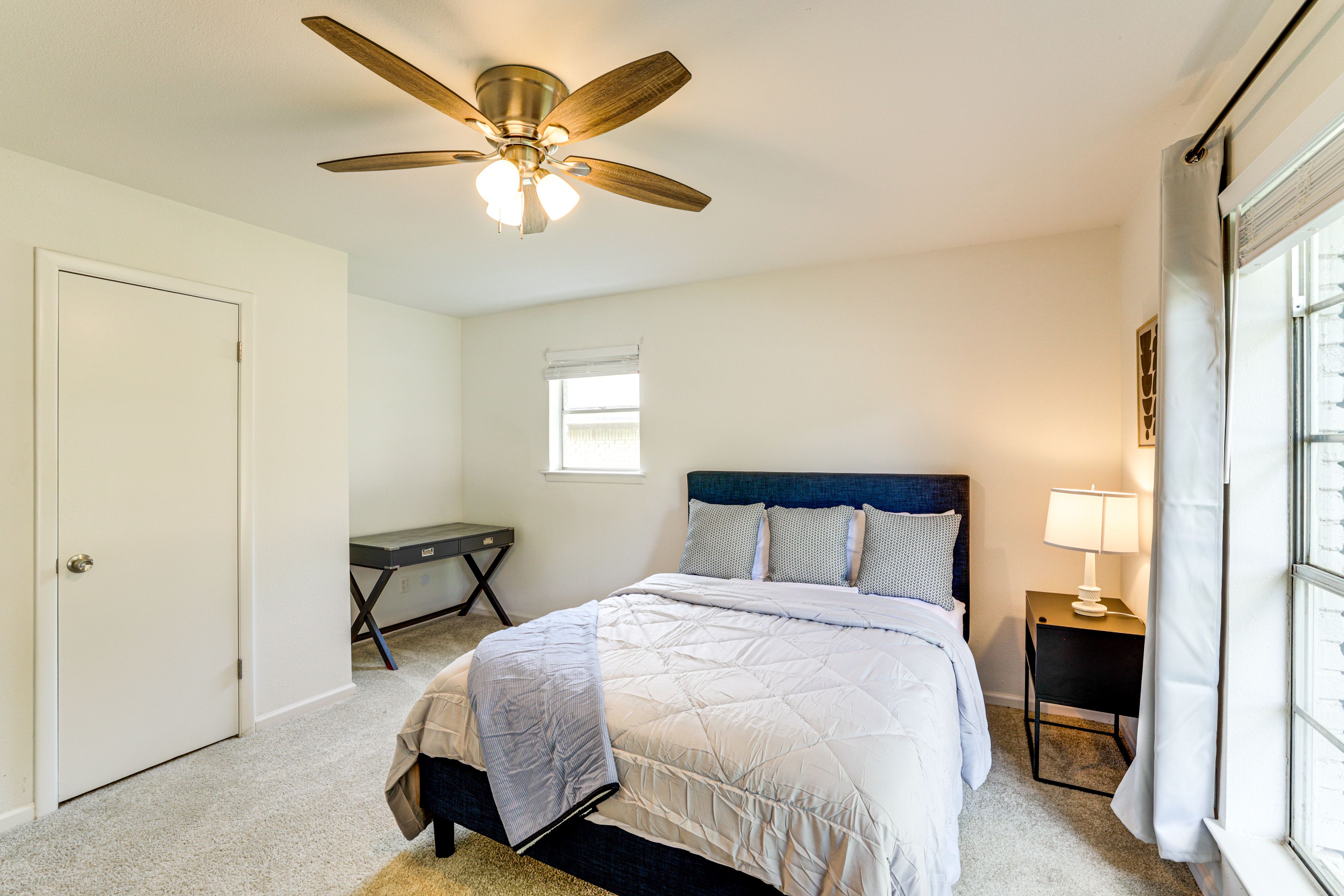 Bedroom 2 | Queen Bed