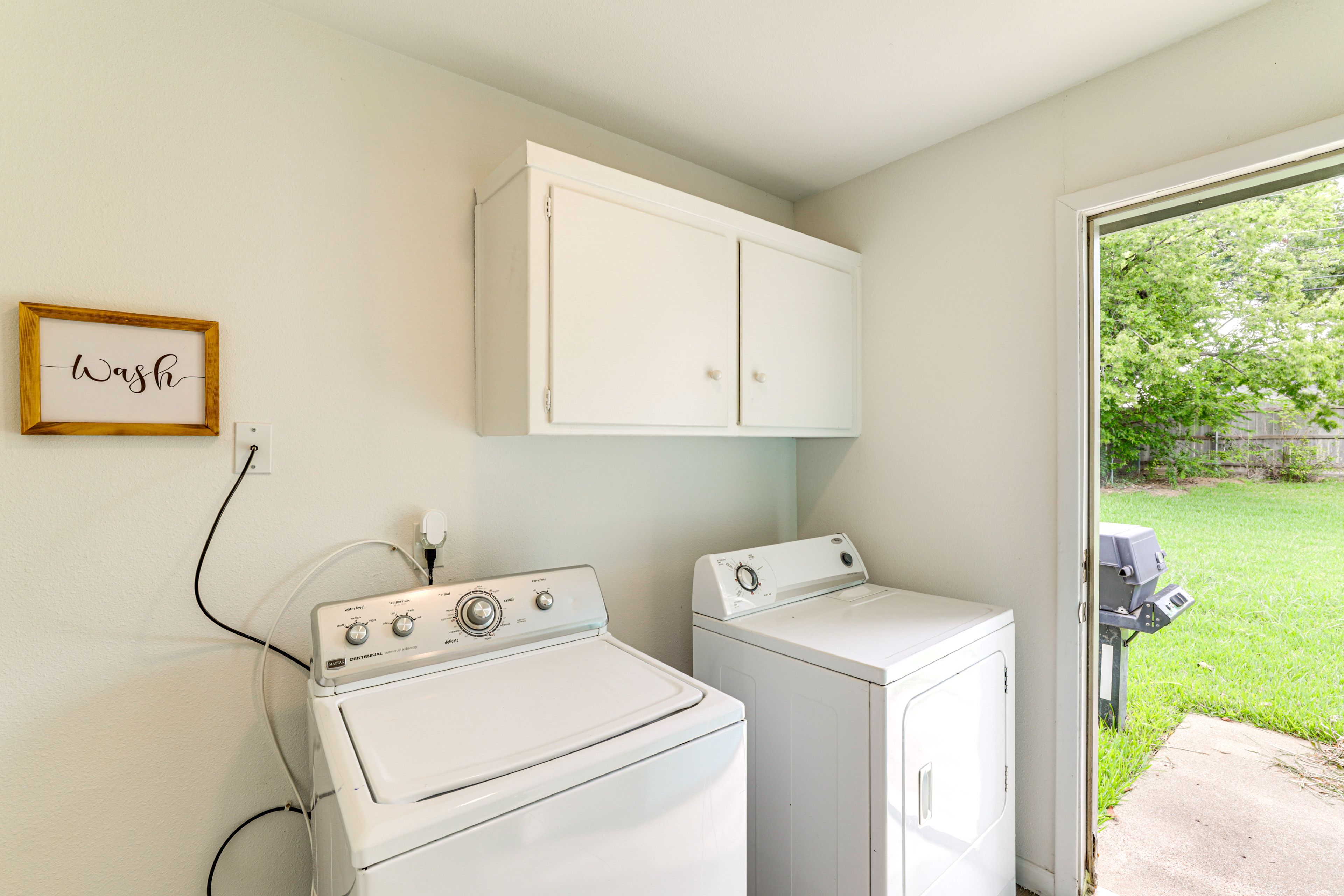 Laundry Room | Washer & Dryer