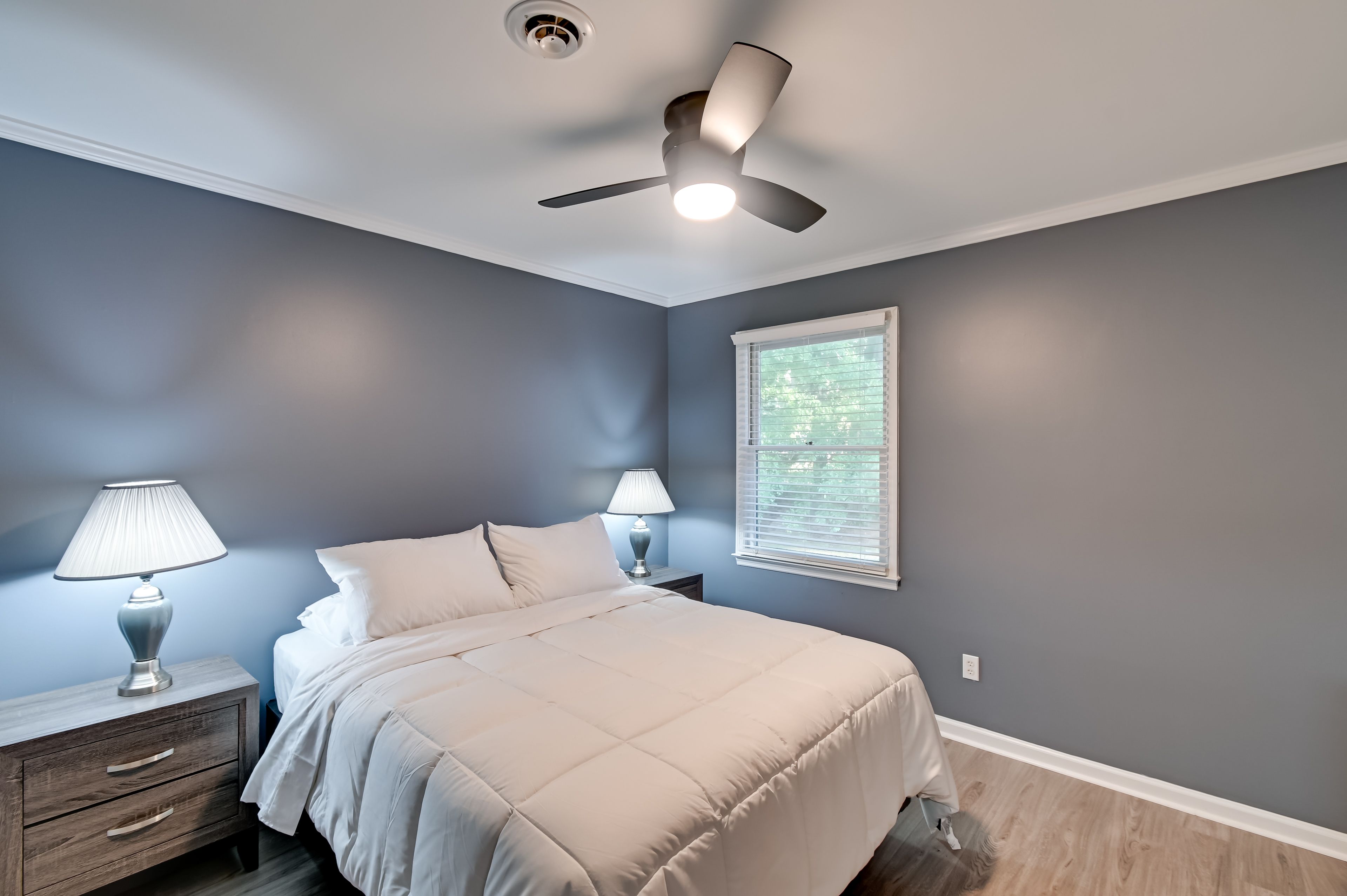 Bedroom 2 | Queen Bed