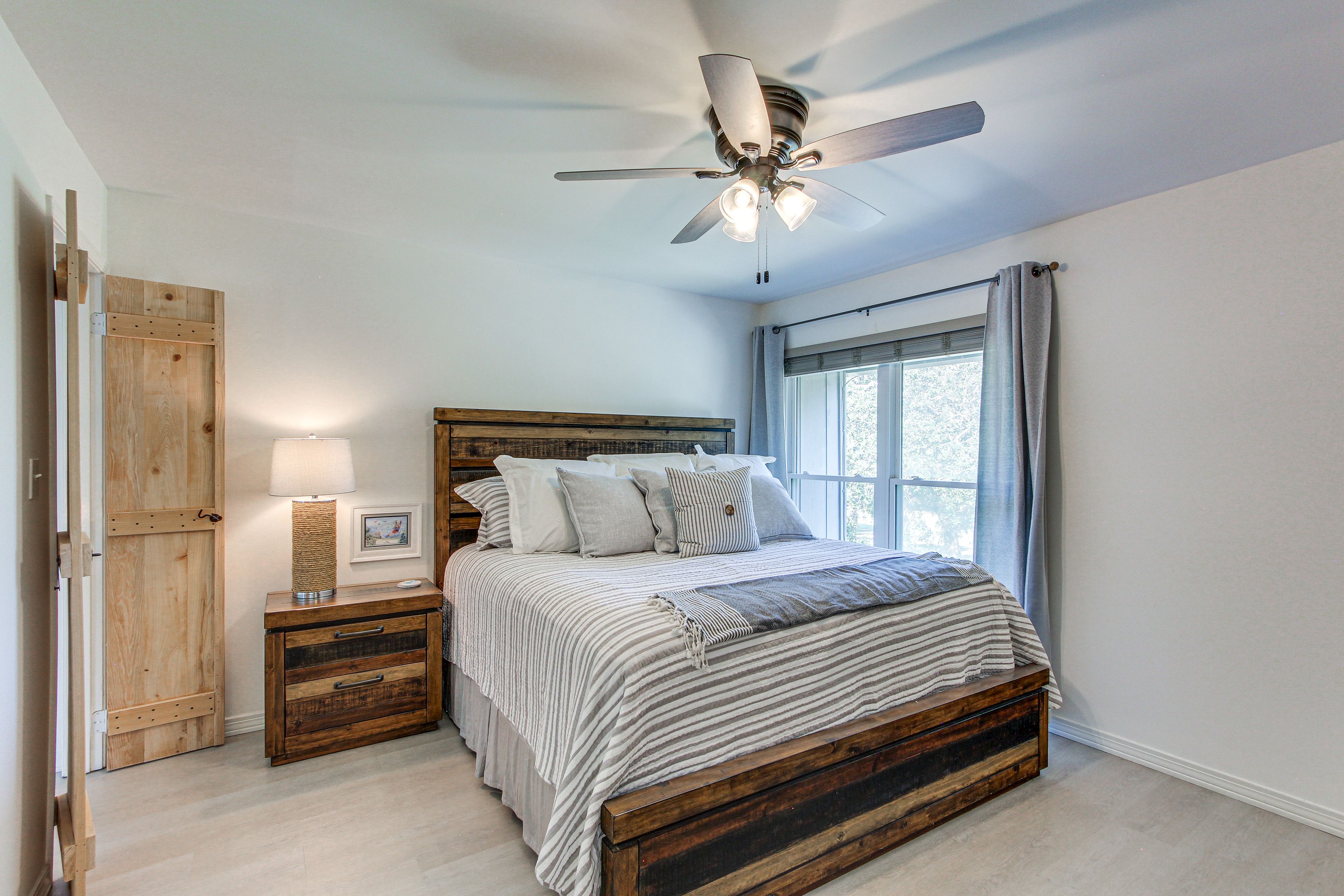 Bedroom 1 | King Bed | TV | 2nd Floor