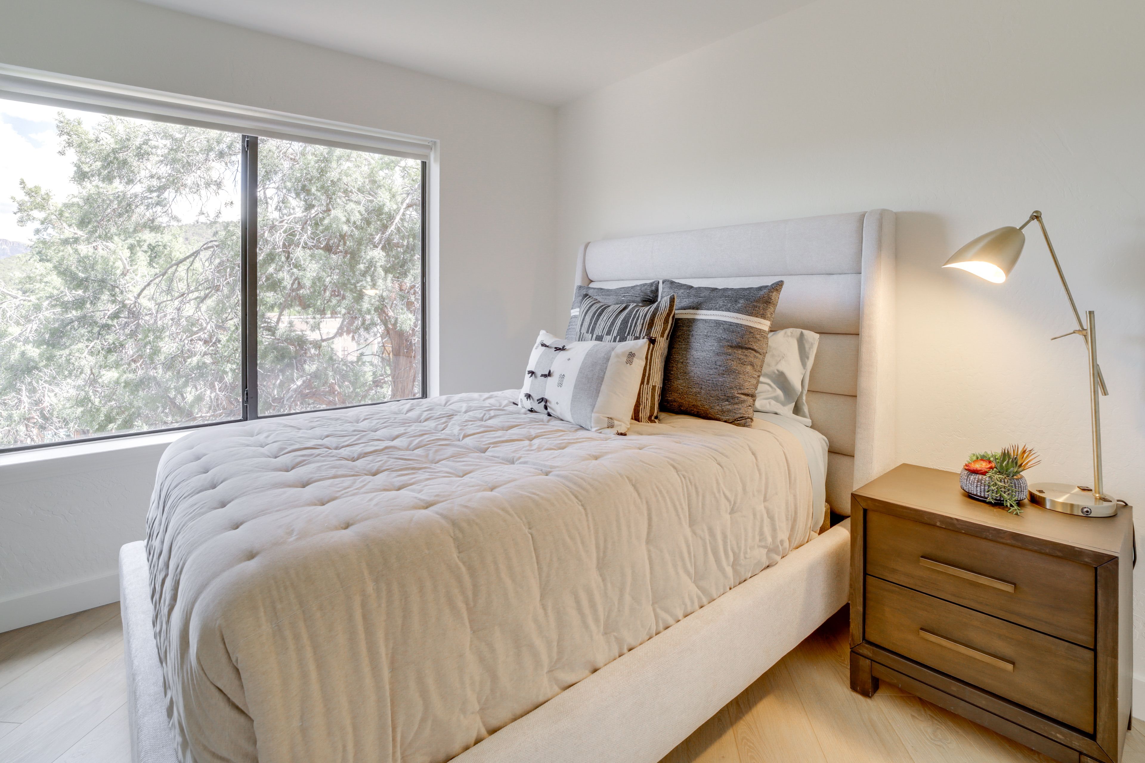 Bedroom 3 | Queen Bed