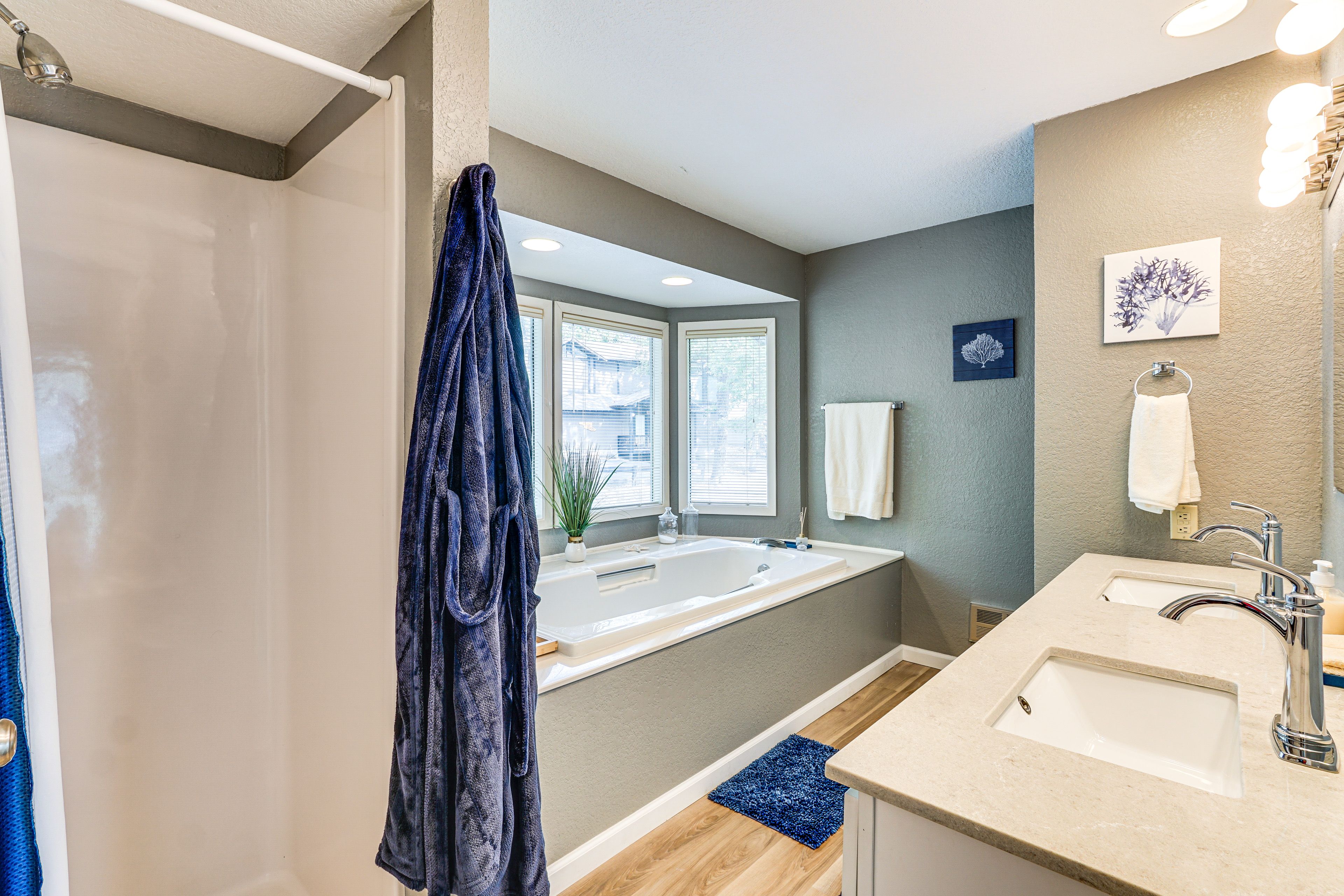 En-Suite Bathroom | Upper Level