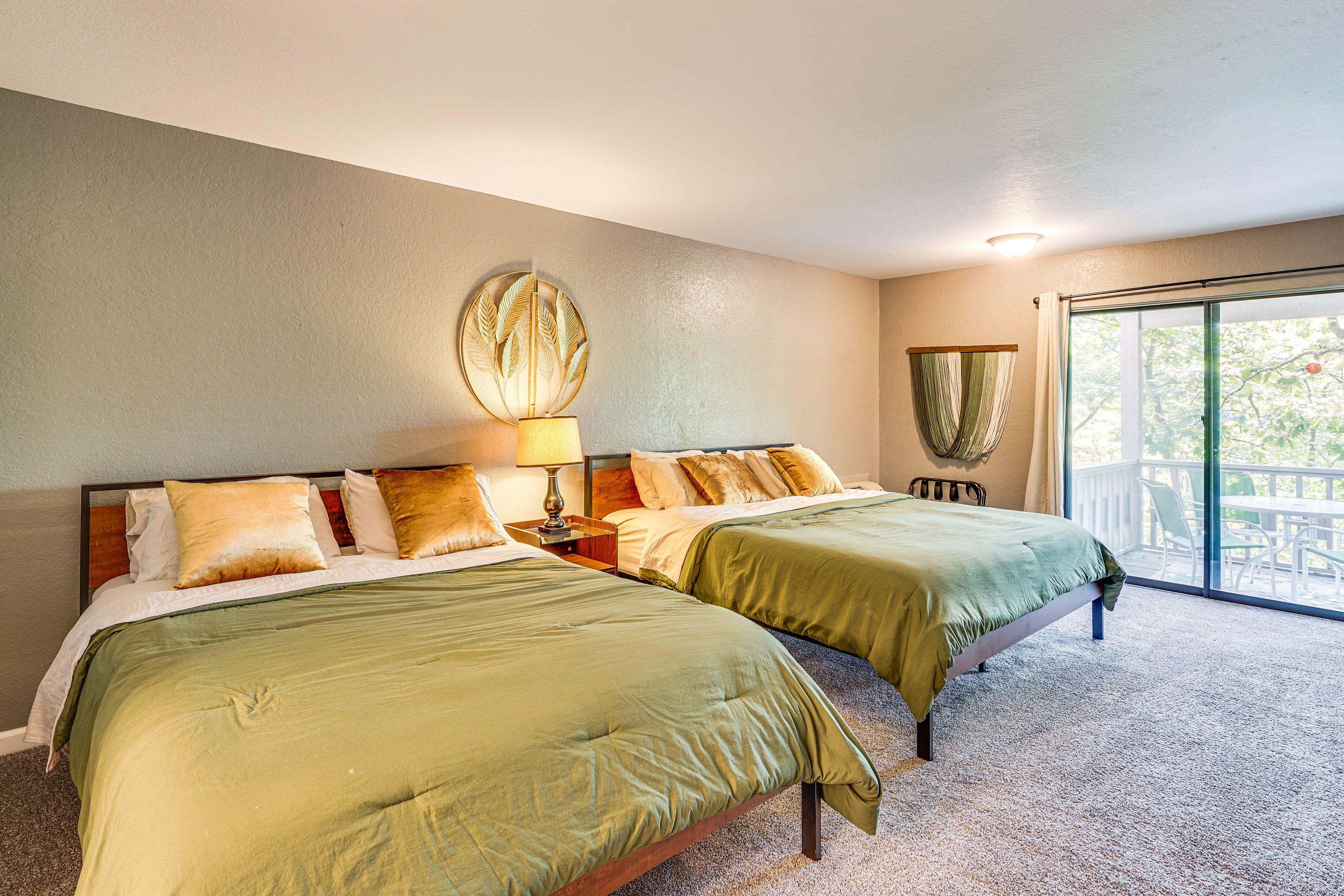 Bedroom 4 | Queen Bed | King Bed | Lower Level