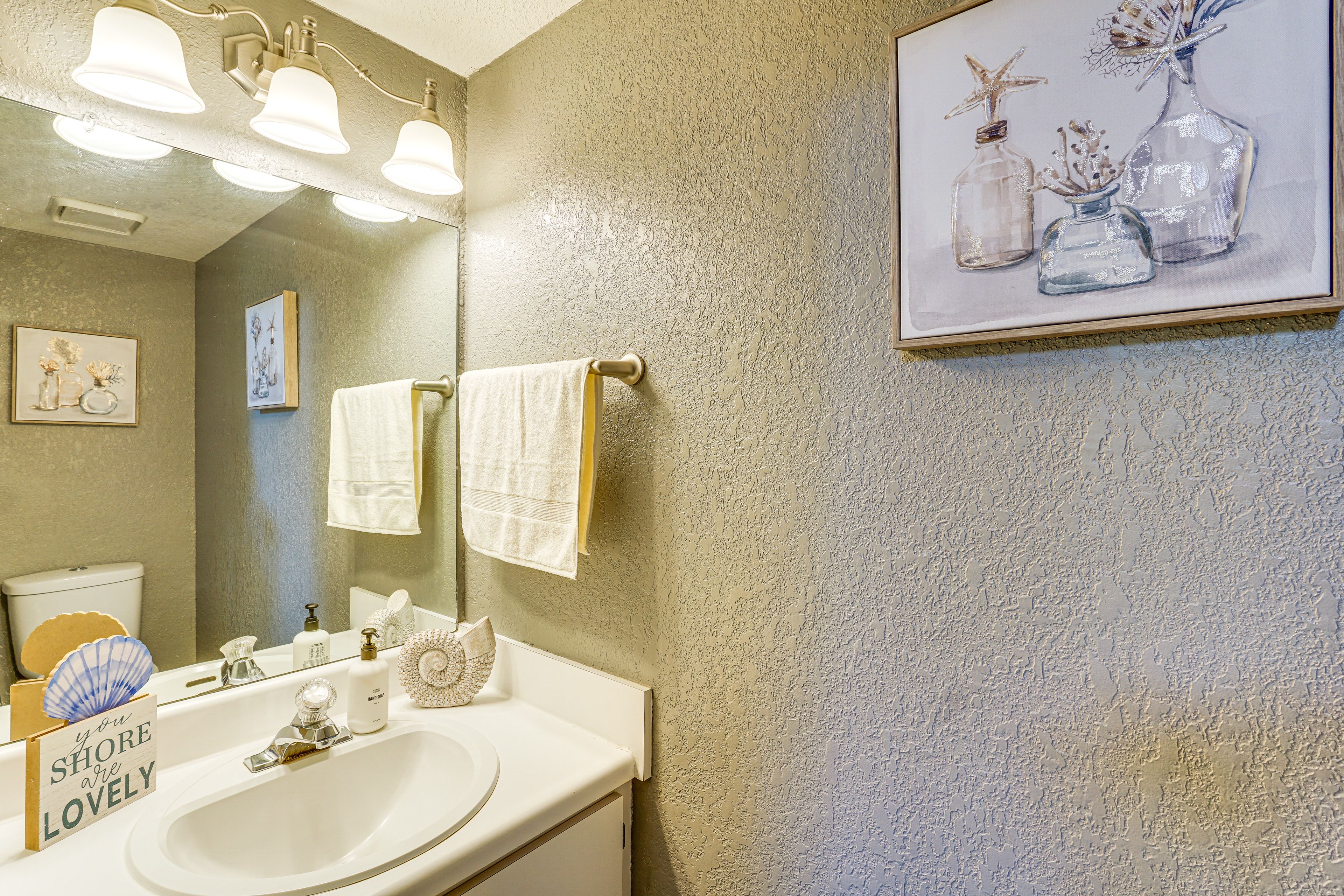 Half Bathroom | Main Level