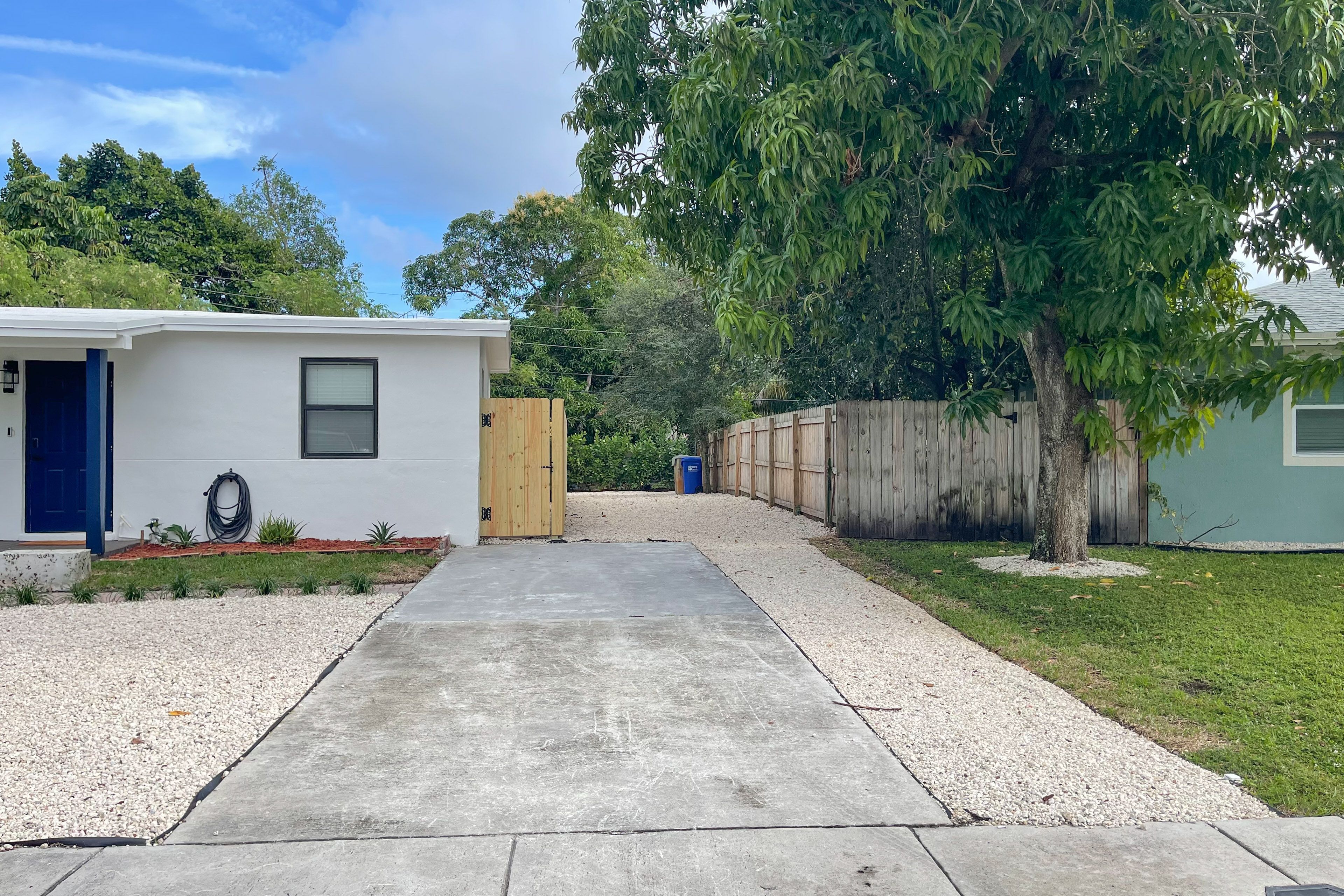 Parking | Driveway (6 Vehicles) | RV & Boat