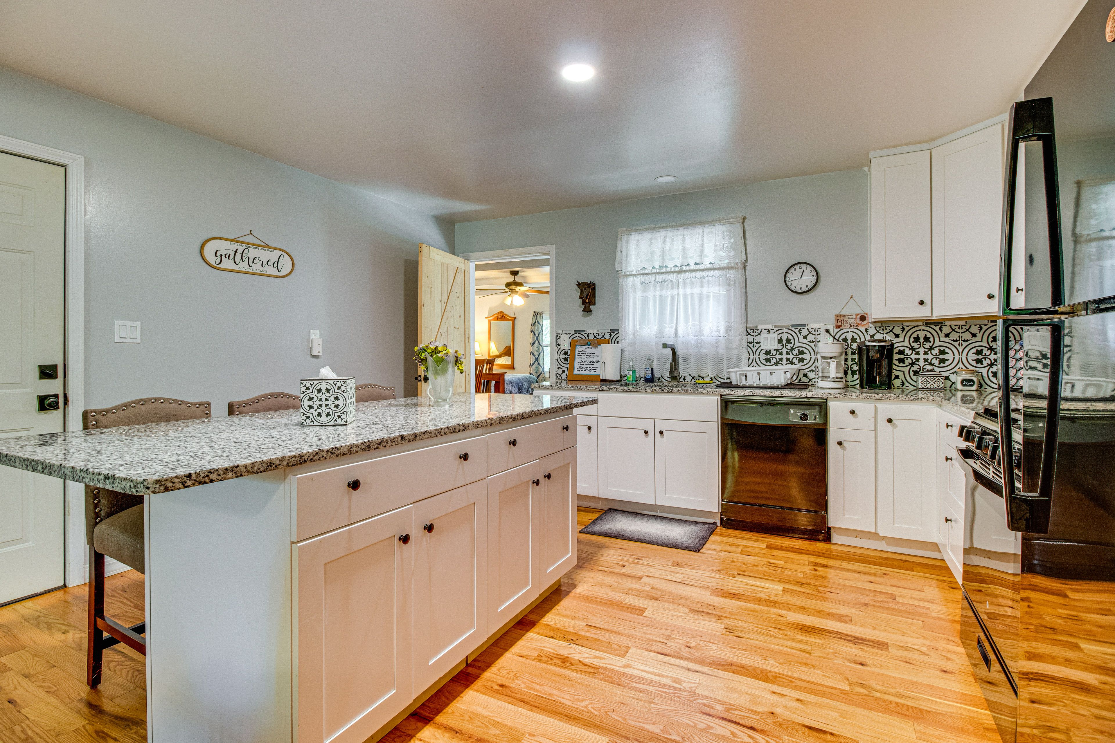 Kitchen | Dishwasher | Dishware & Flatware