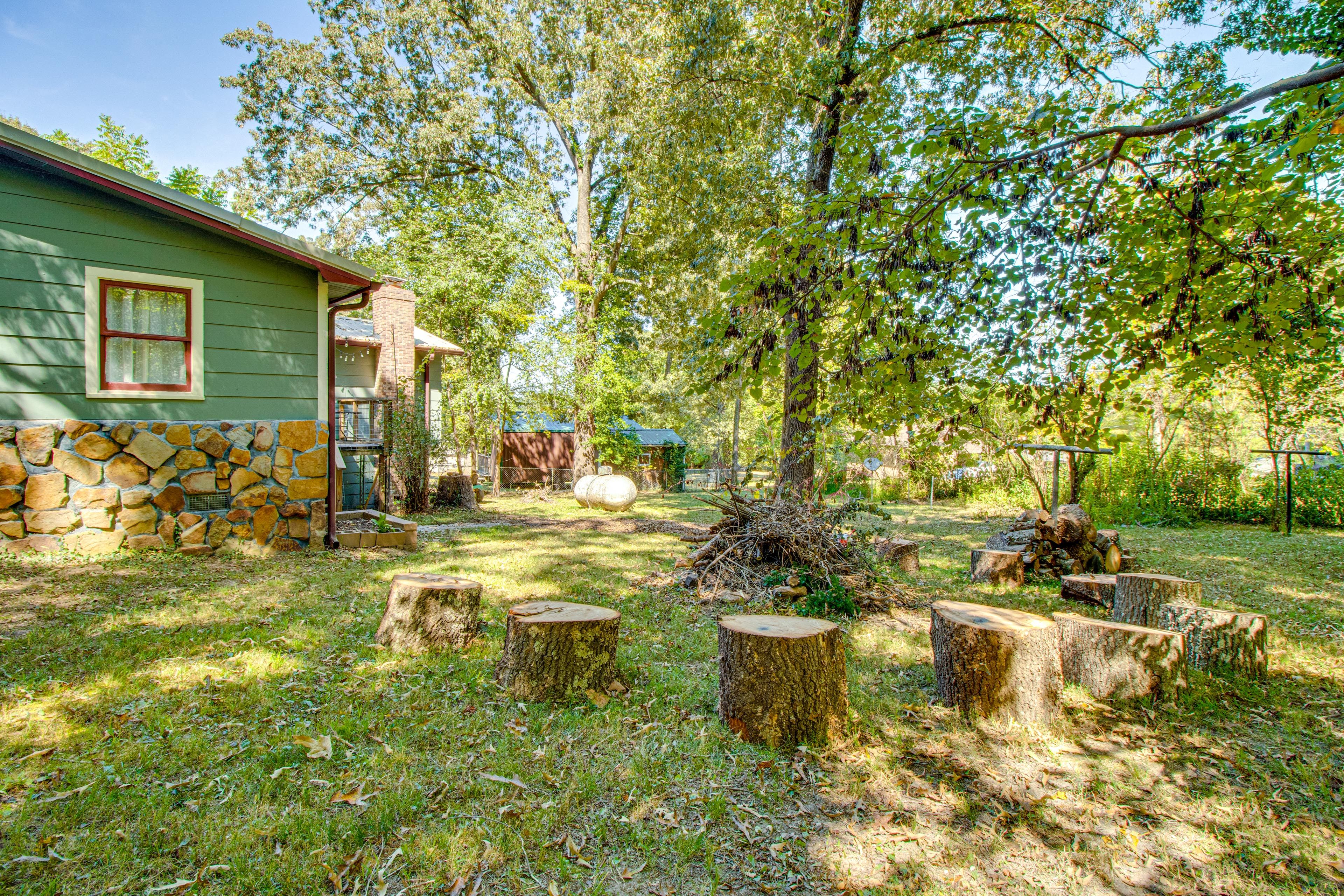 Private Yard (Unfenced) | Wood-Burning Fire Pit