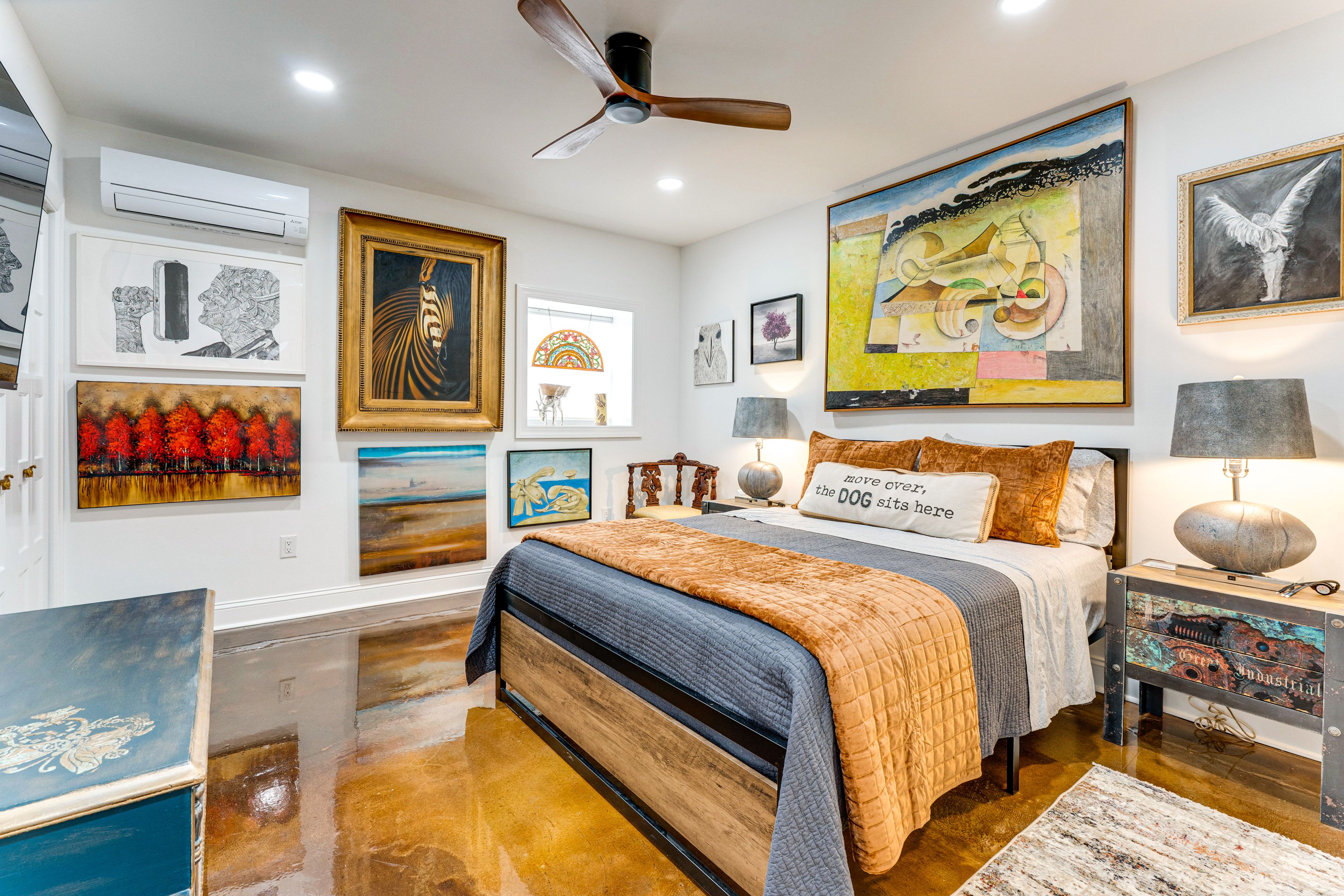 Bedroom | Queen Bed | Linens Provided