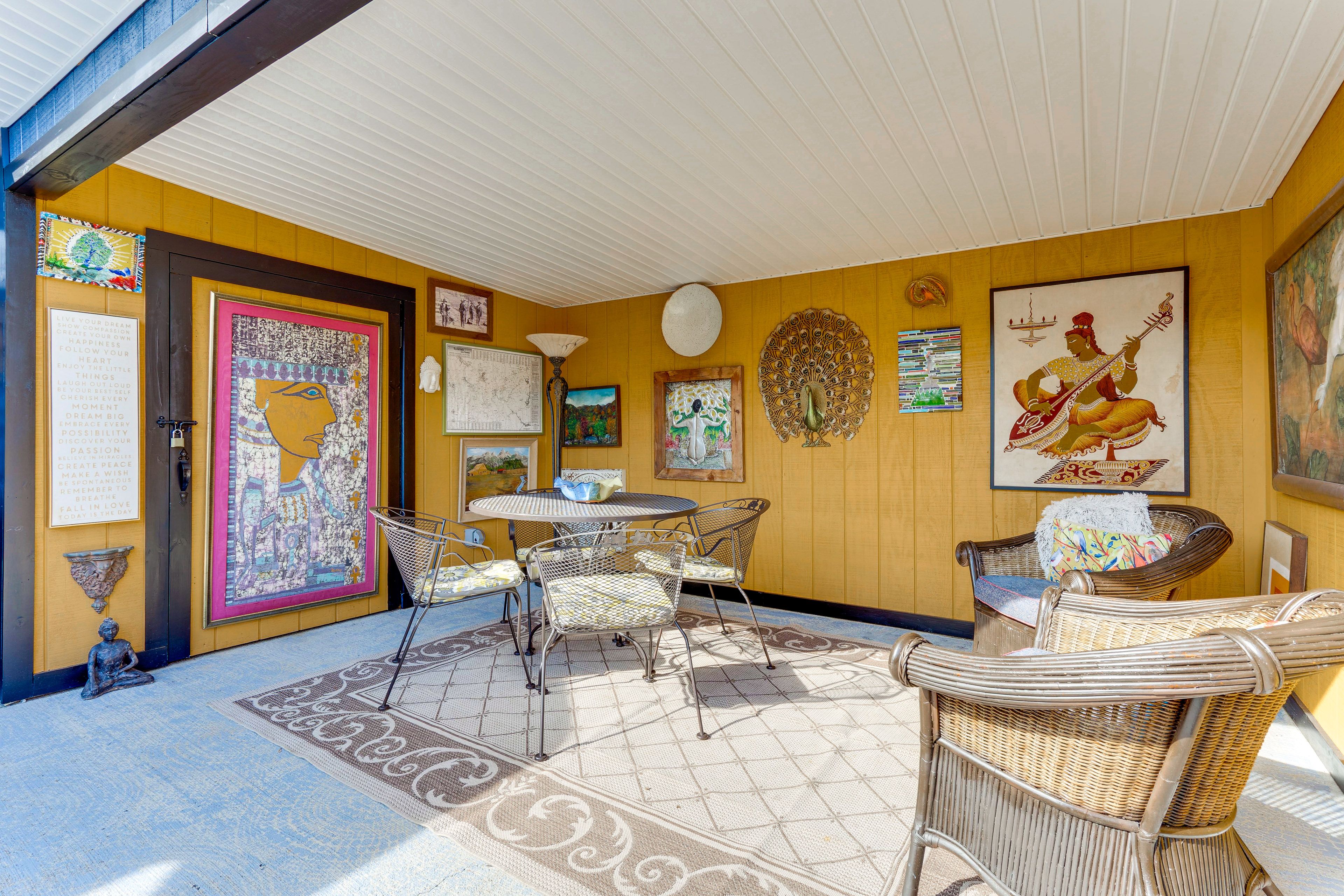 Patio | Seating & Dining | Gas Grill