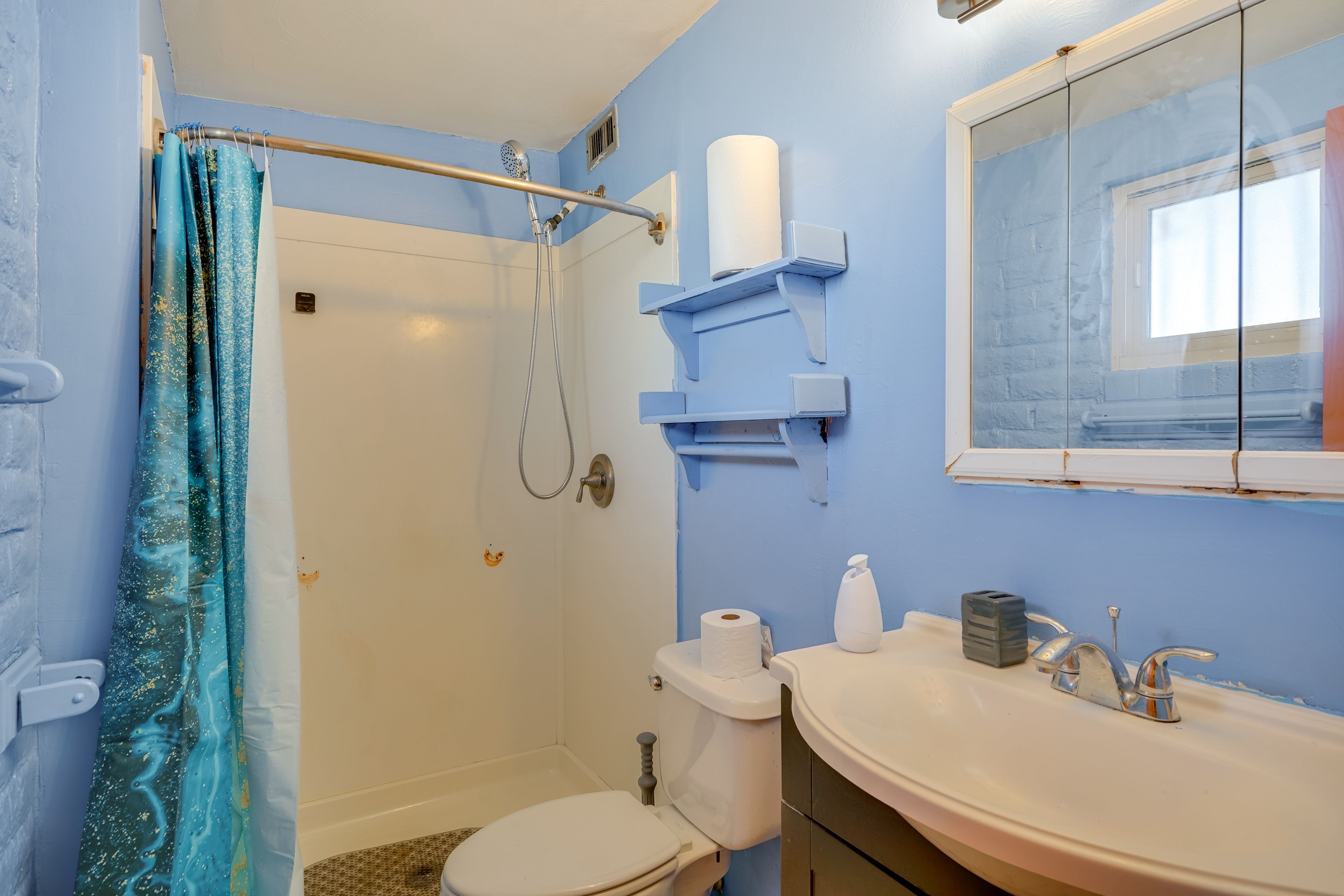 Full Bath | Towels | Hair Dryer