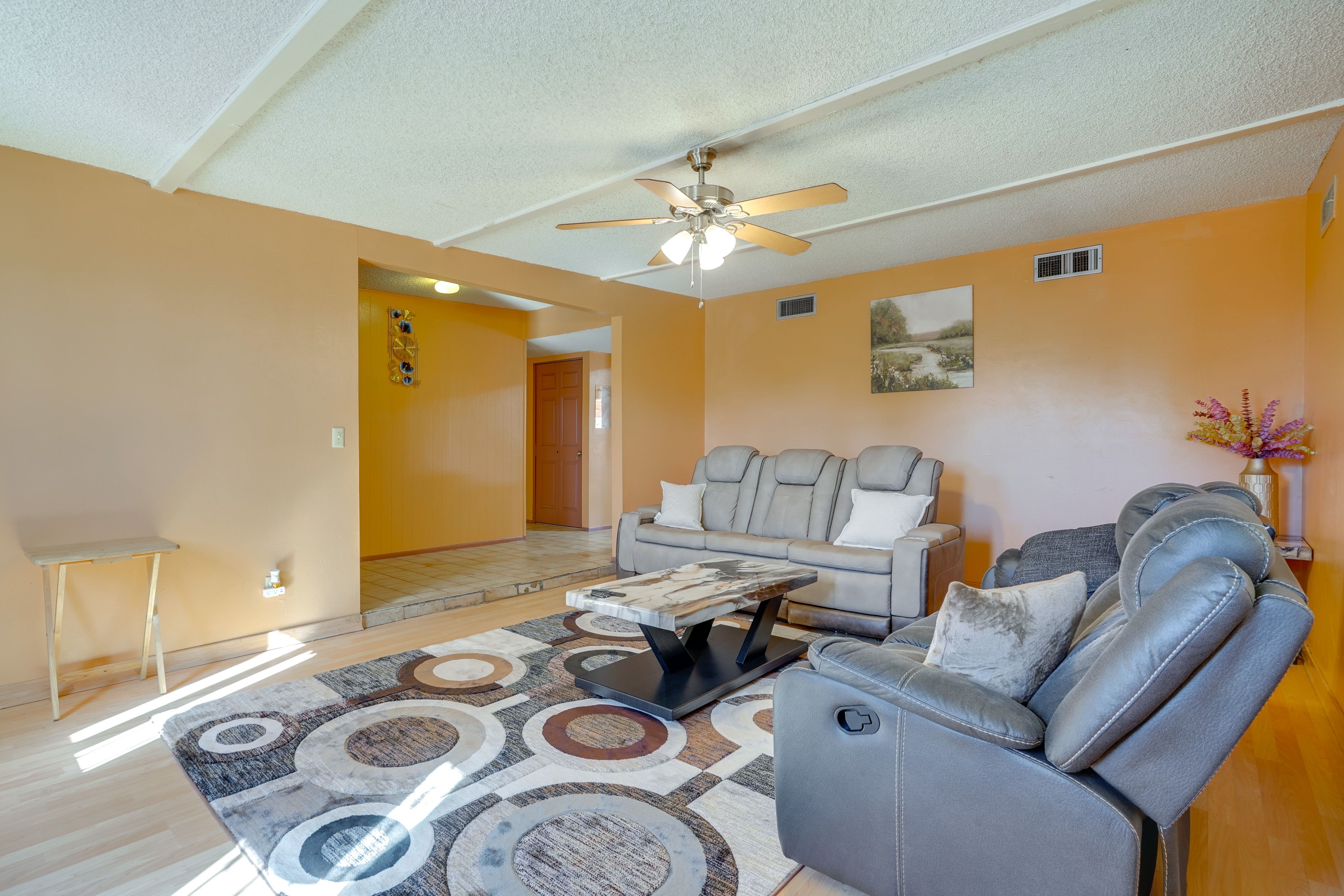 Living Room | Smart TV | Free WiFi