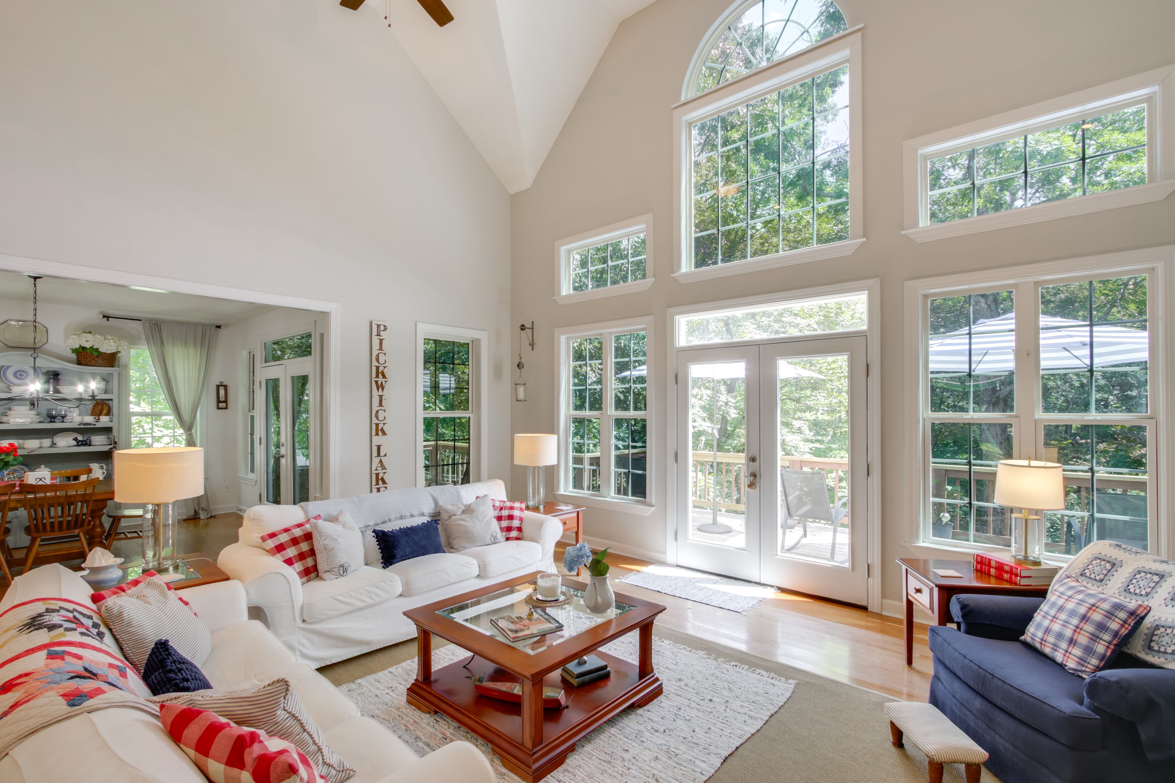 Counce Vacation Rental | 4BR | 4.5BA | 3,200 Sq Ft | Stairs Required