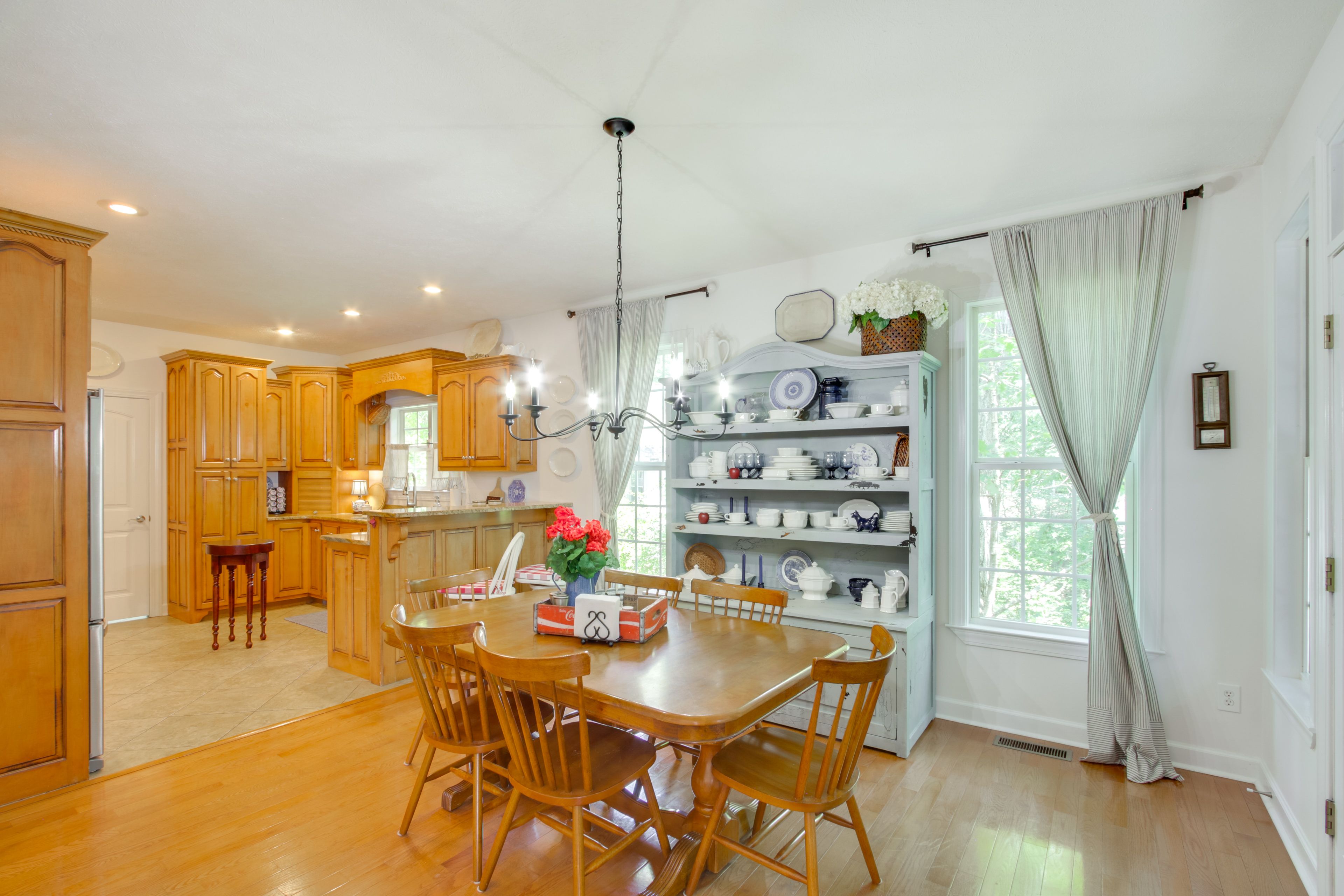 Dining Space | Dishware/Flatware | 1st Floor
