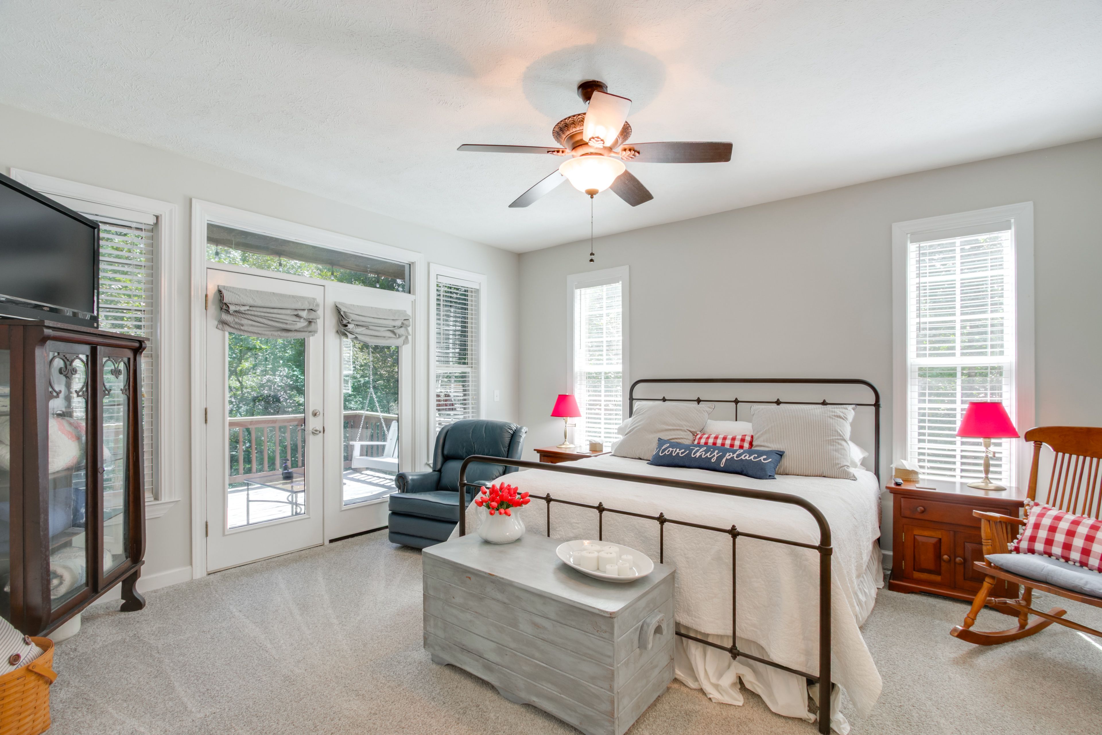 Bedroom 1 | King Bed | Linens Provided | 1st Floor