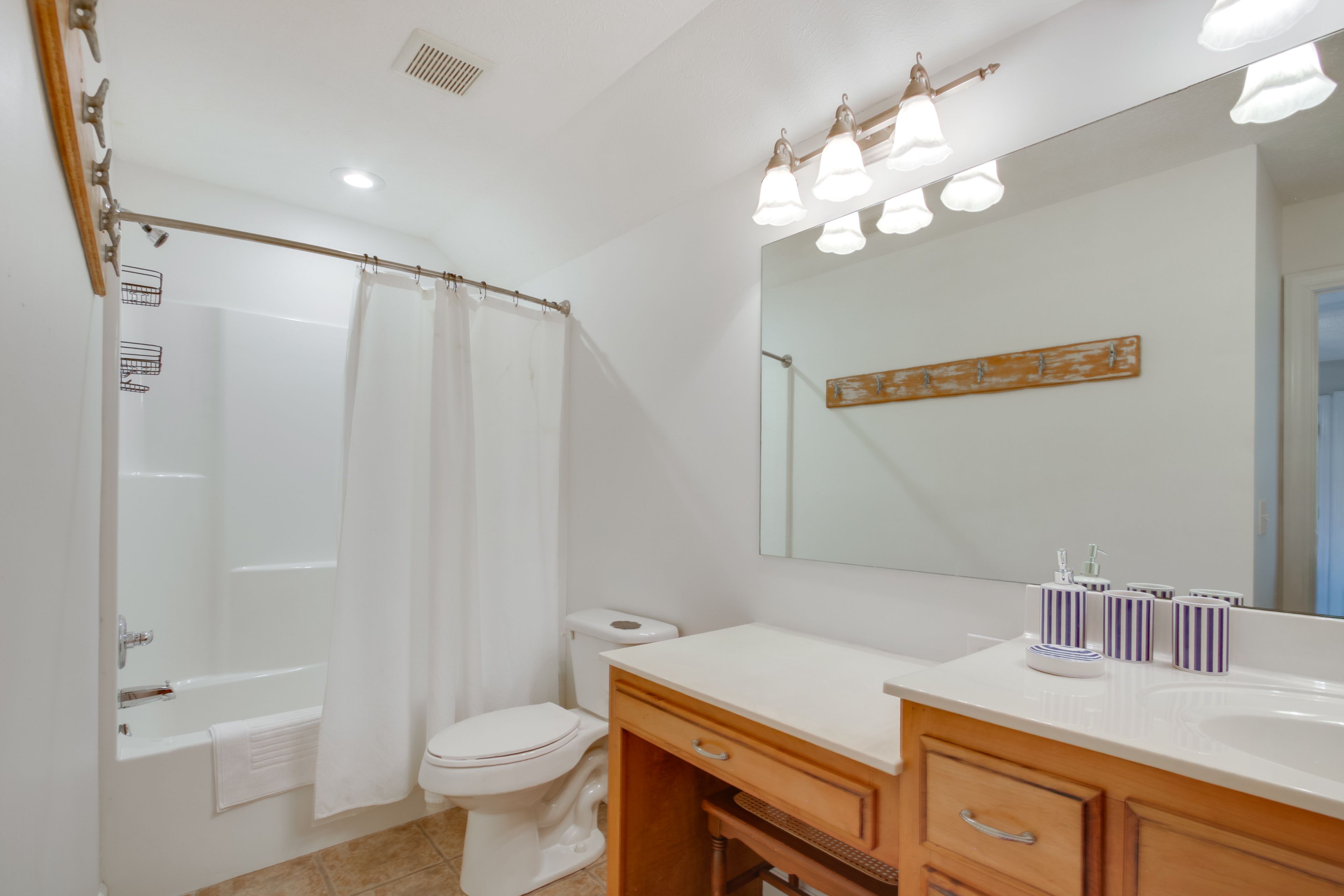 En-Suite Bathroom | 2nd Floor