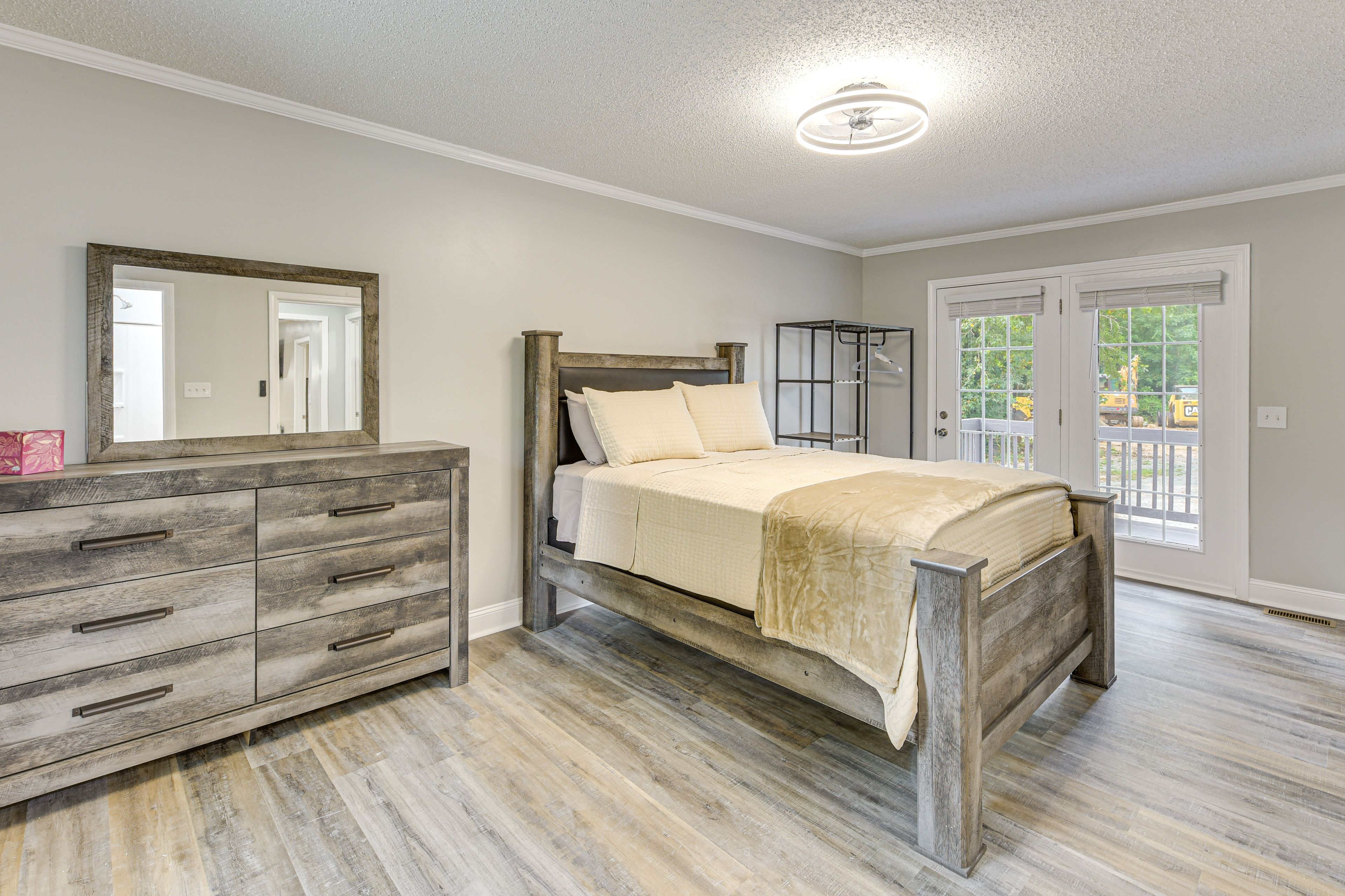 Bedroom 2 | Queen Bed