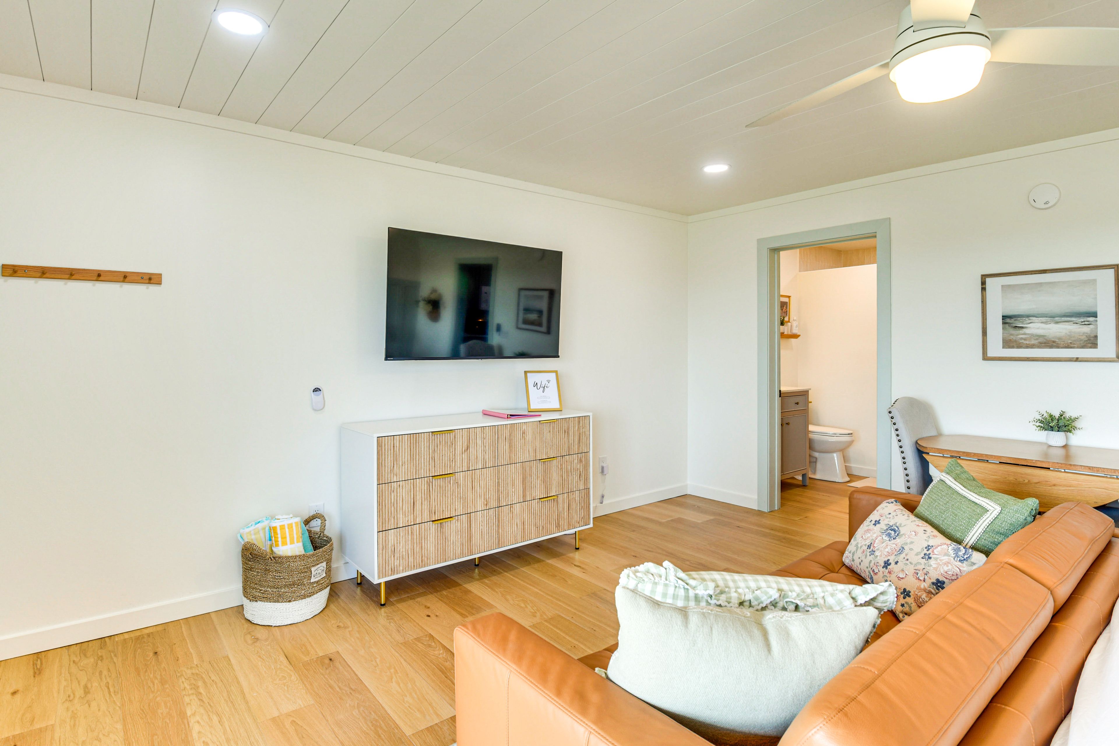 Living Area | Smart TV | 2-Person Dining Table