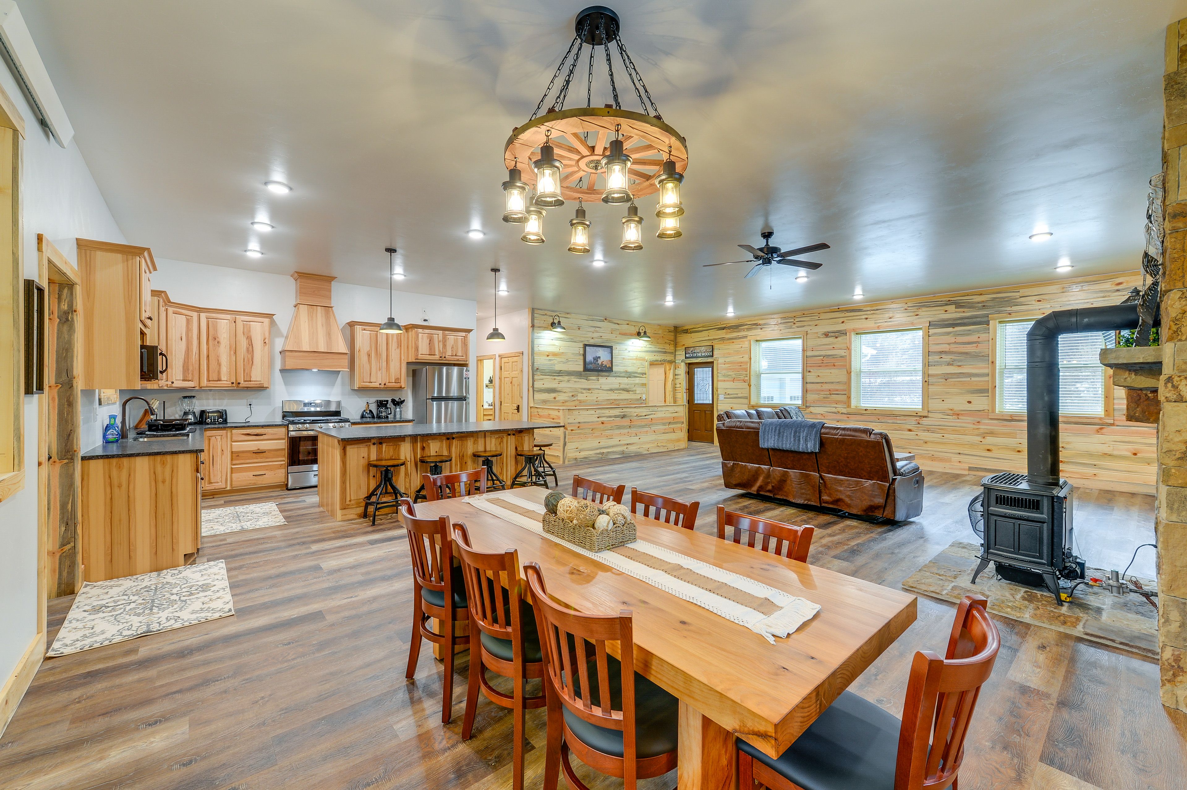 Dining Area | Dishware & Flatware