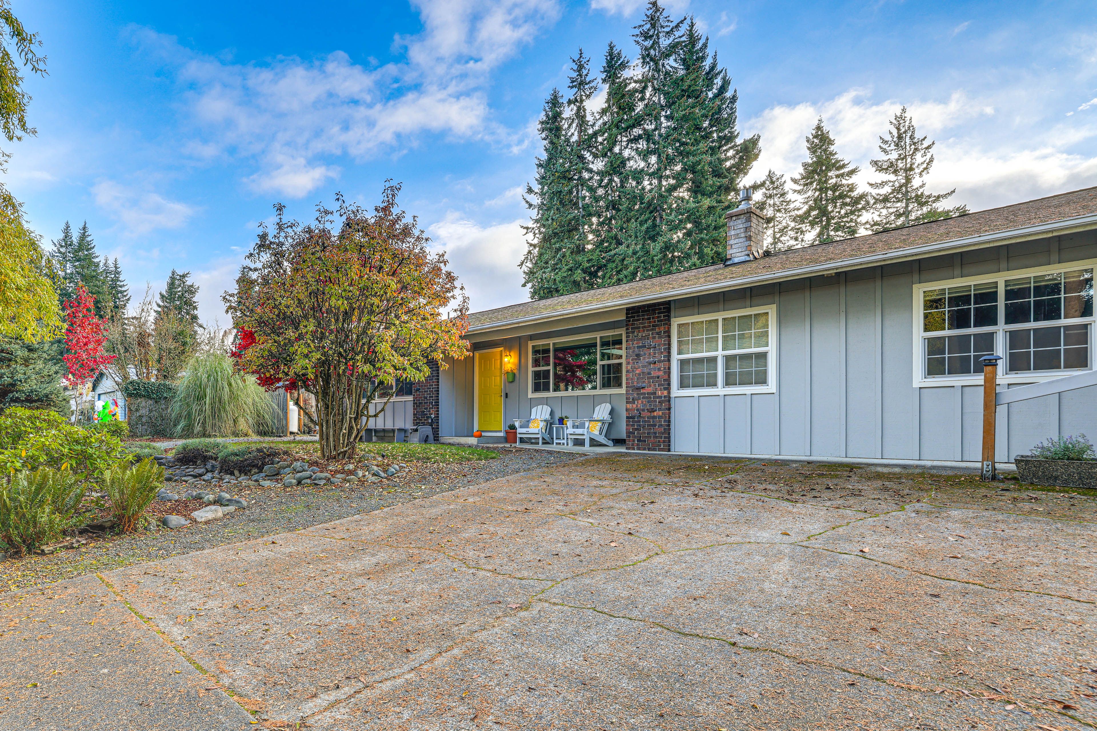 Parking | Driveway (7 Vehicles)