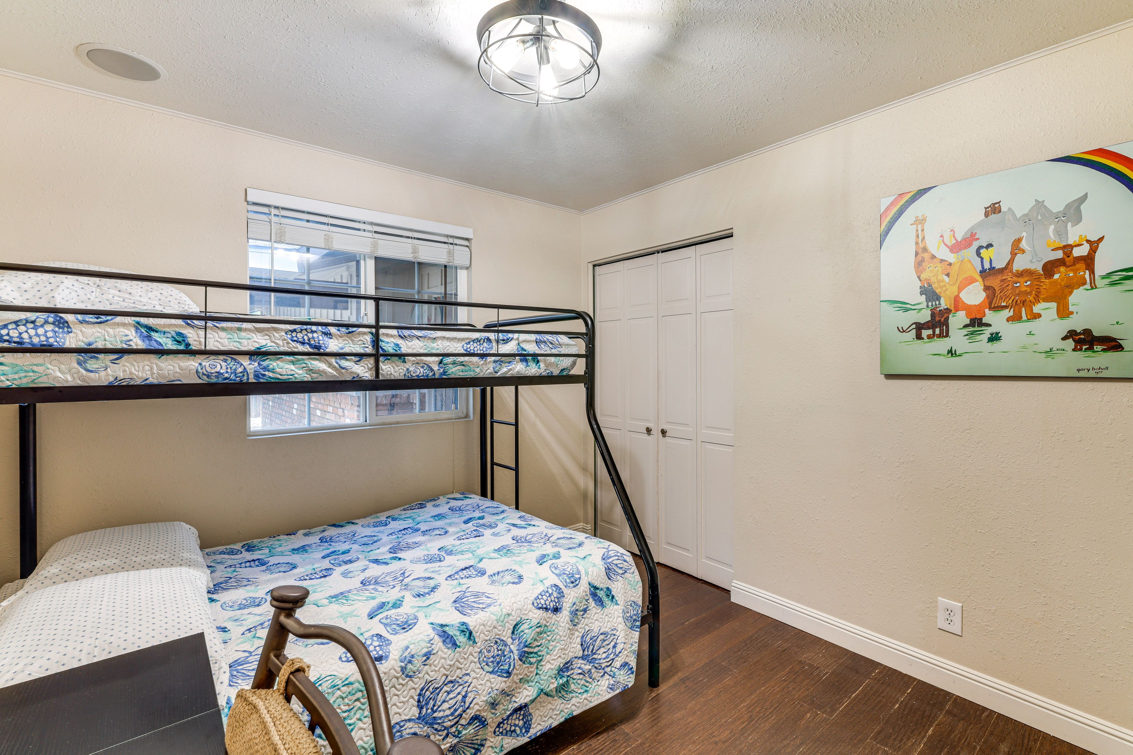 Bedroom 3 | Twin/Full Bunk Bed