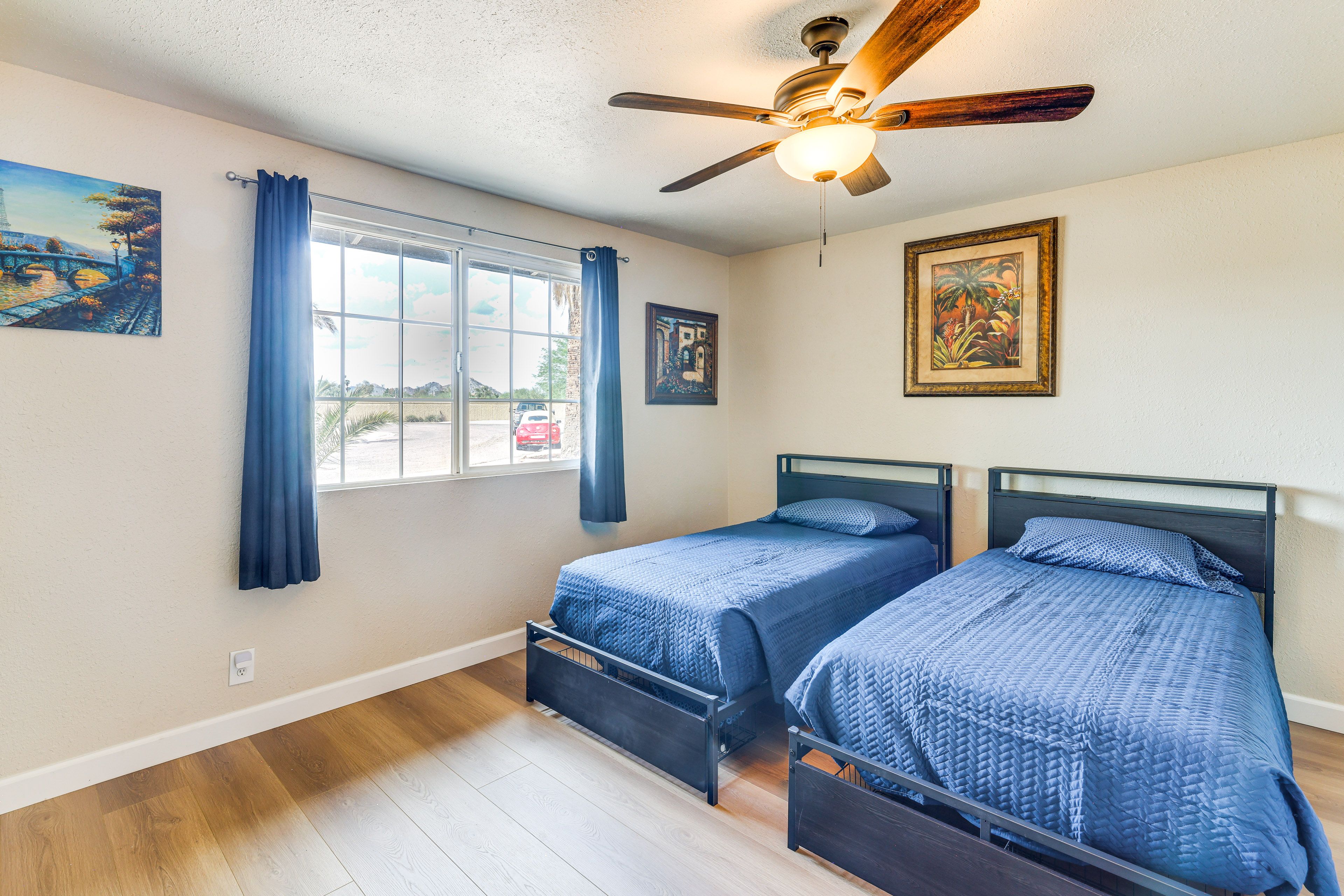 Bedroom 2 | 2 Twin Beds