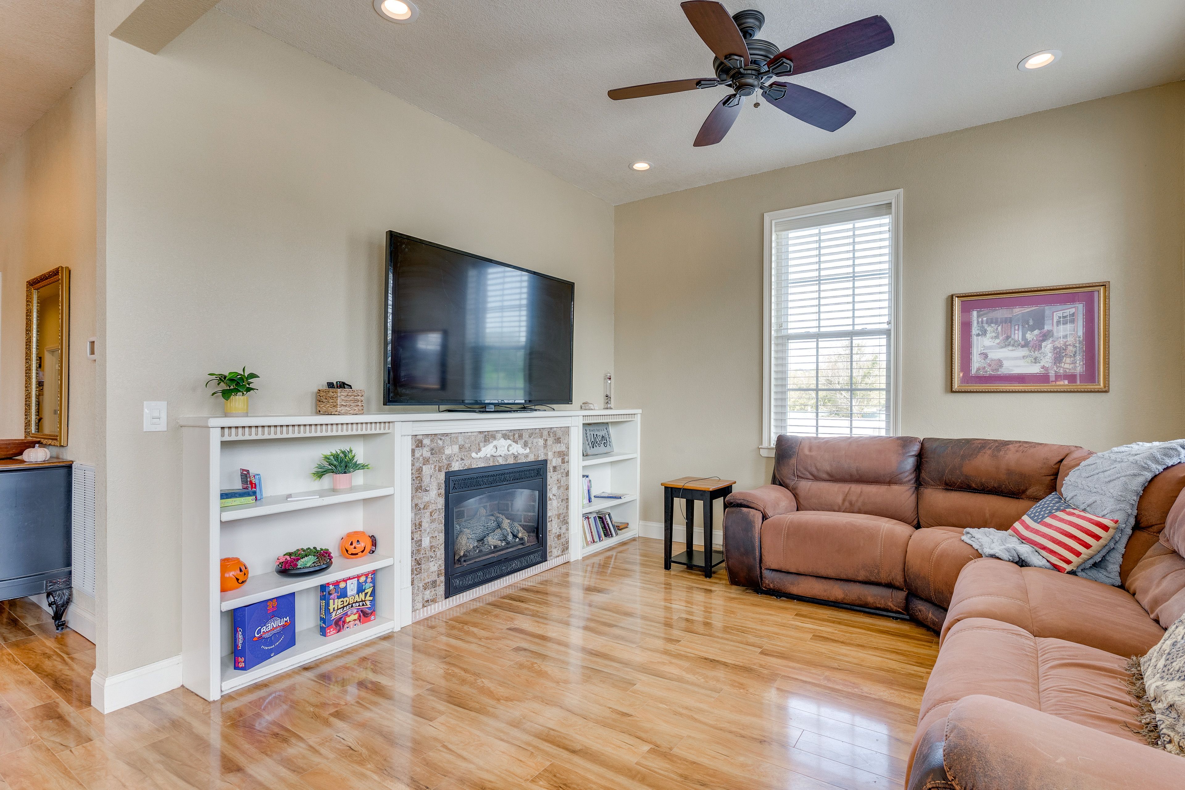 Murphy Vacation Rental | 2BR | 2BA | 1,800 Sq Ft | Stairs Required