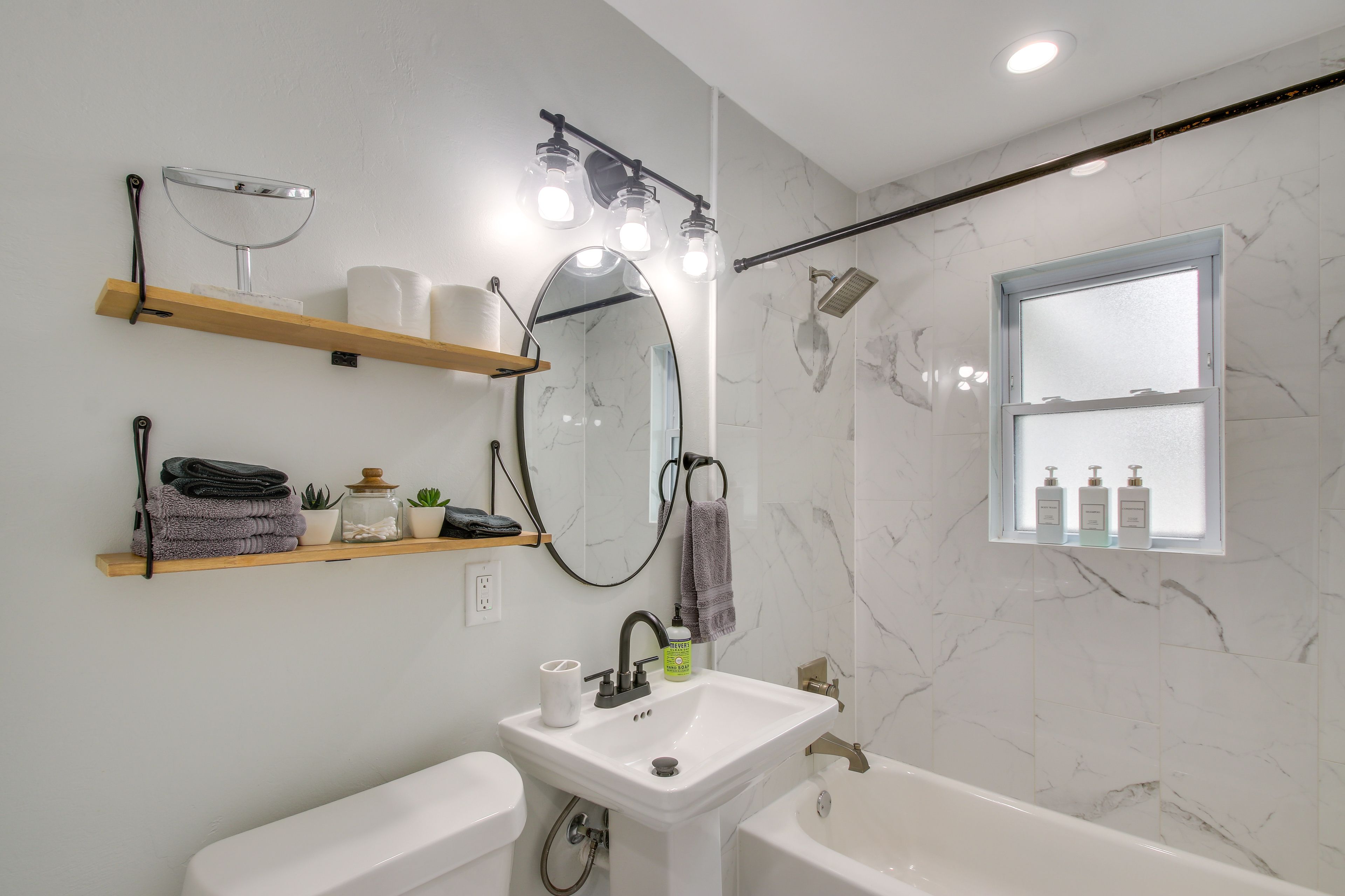 Full Bathroom