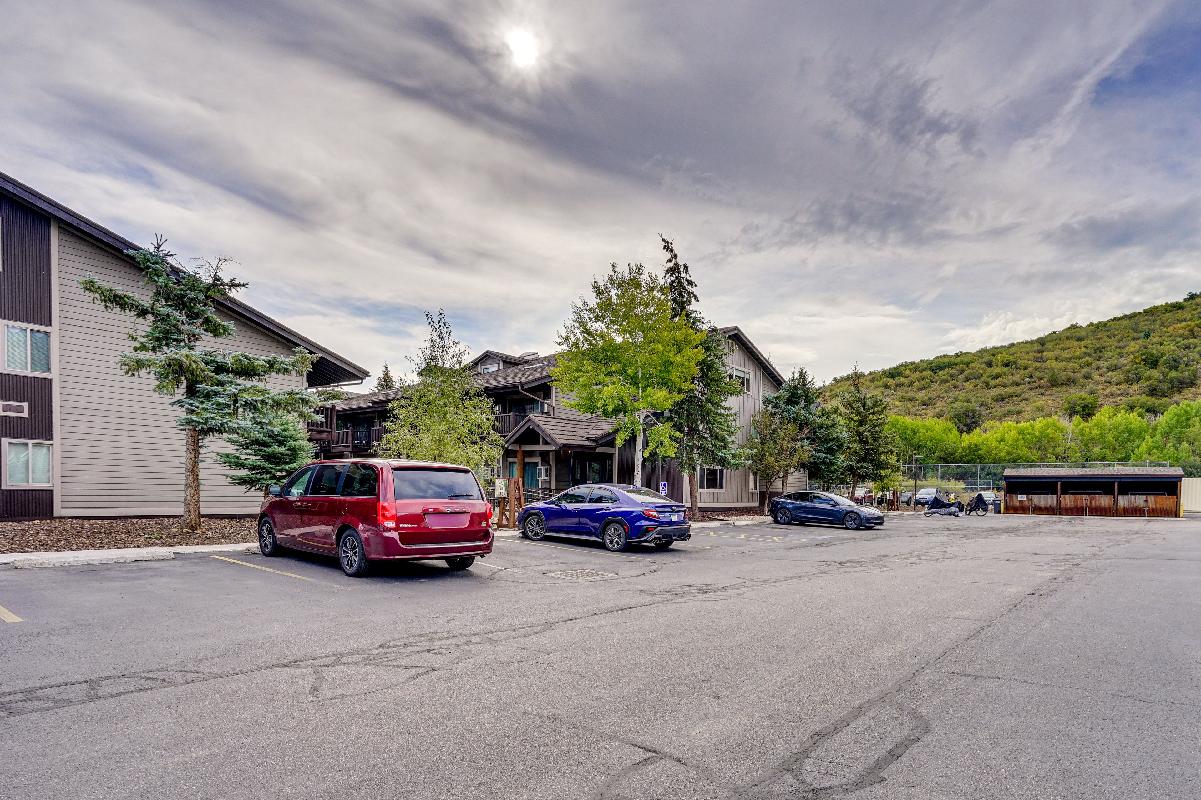 Parking | Community Parking (1 Vehicle)
