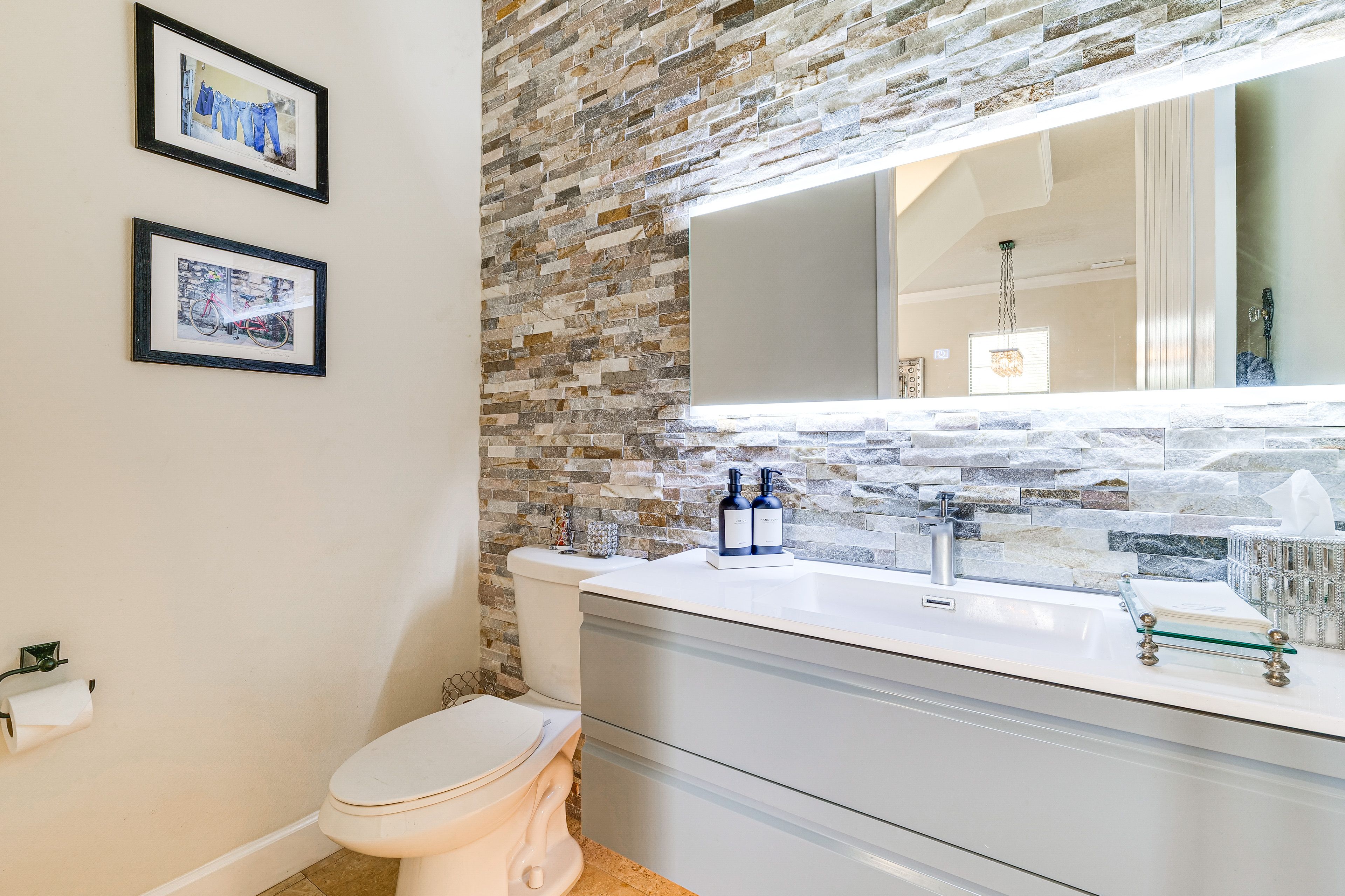 Half Bathroom | 1st Floor