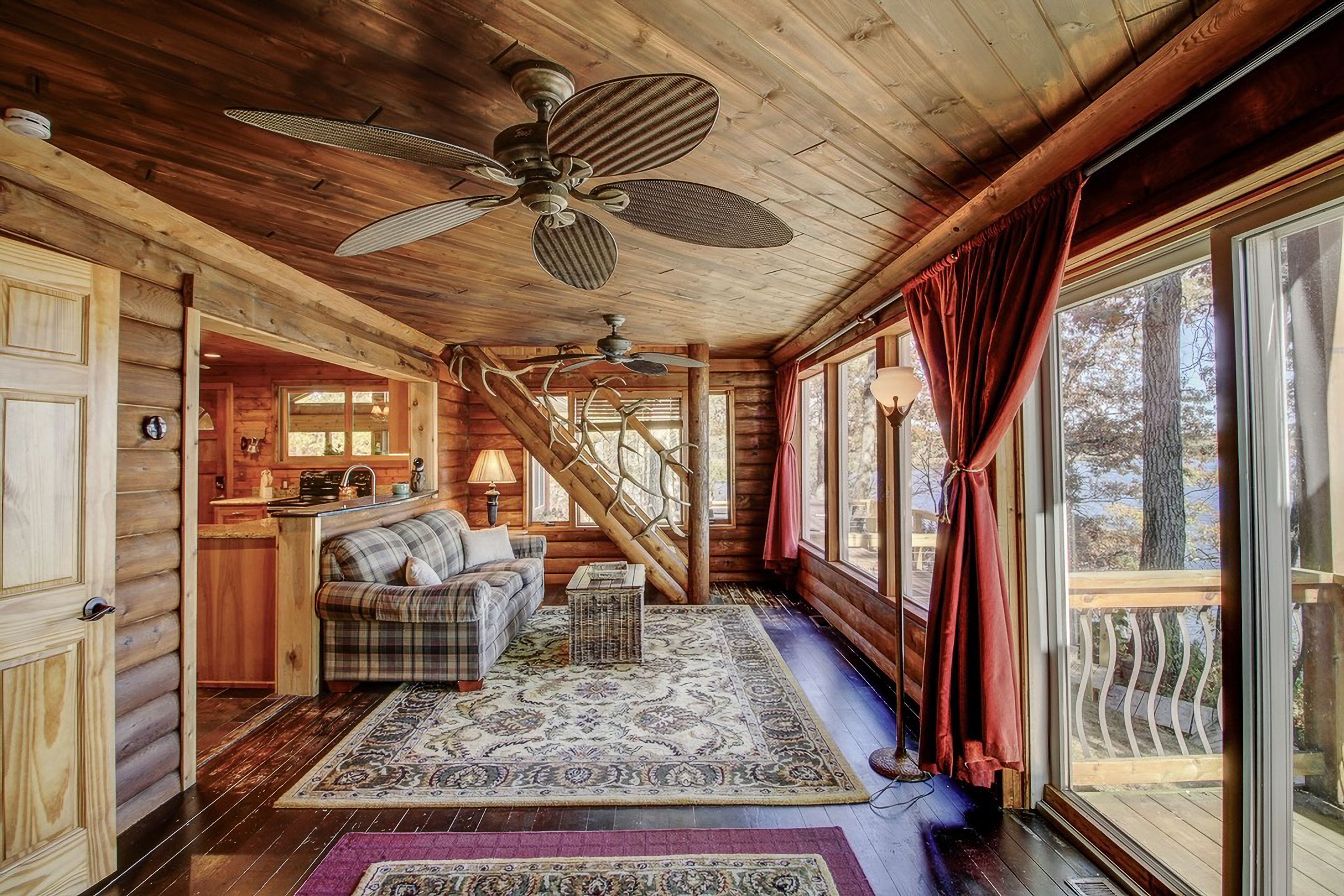 Main Cabin | Family Room | 1st Floor